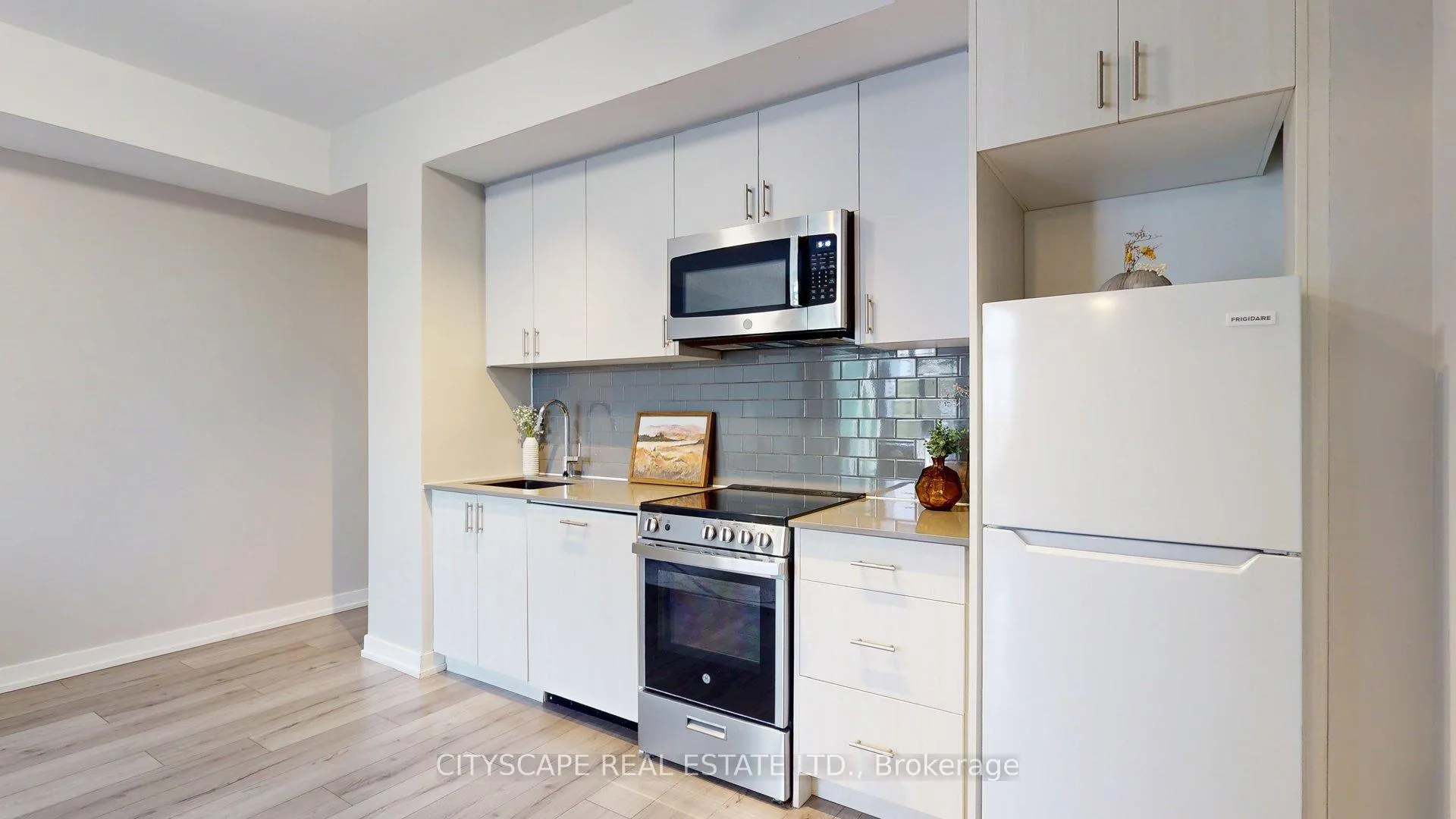 Photo 15 of Unit 303, 1195 The Queens Way, Etobicoke, Islington-City Centre West — HOMEH