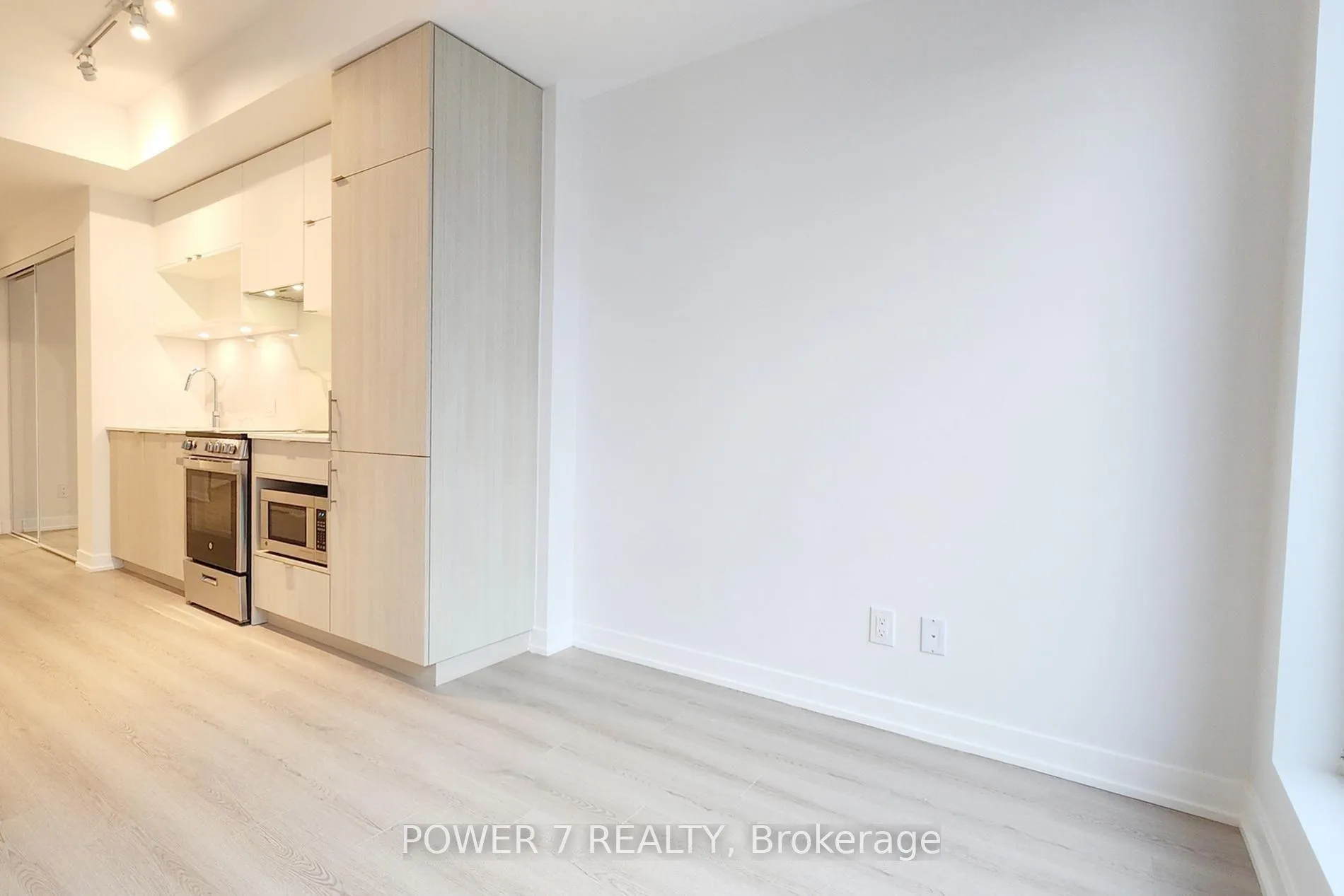 Photo 3 of Unit 602, 100 Queen Street E, Toronto, Church-Yonge Corridor — HOMEH