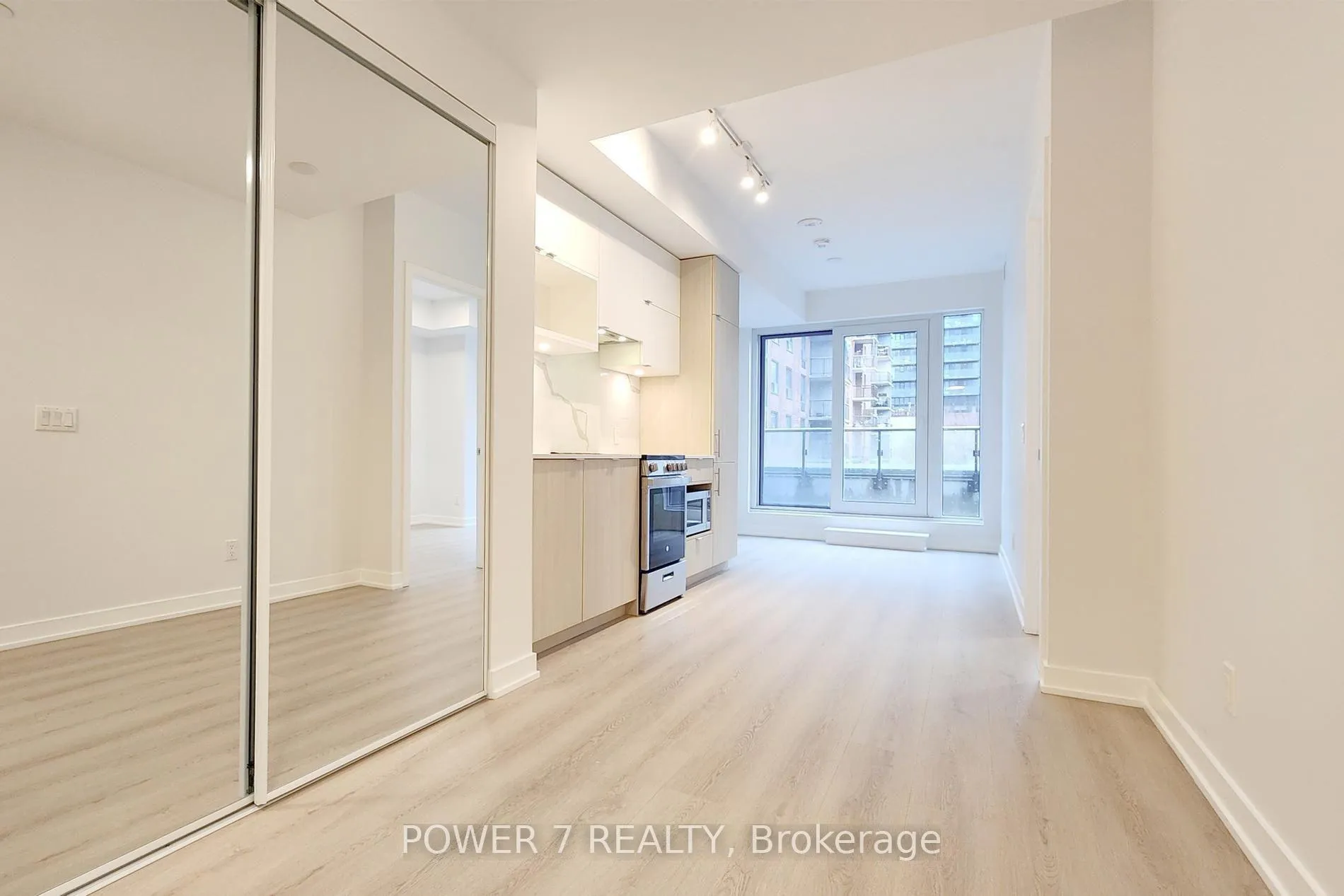 Photo 4 of Unit 602, 100 Queen Street E, Toronto, Church-Yonge Corridor — HOMEH