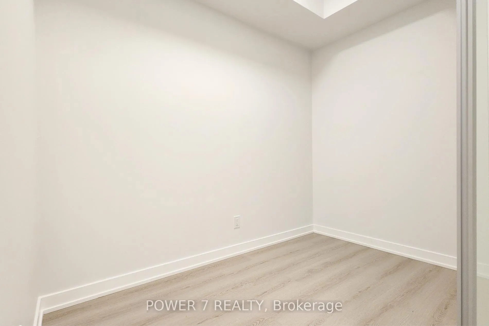 Photo 9 of Unit 602, 100 Queen Street E, Toronto, Church-Yonge Corridor — HOMEH