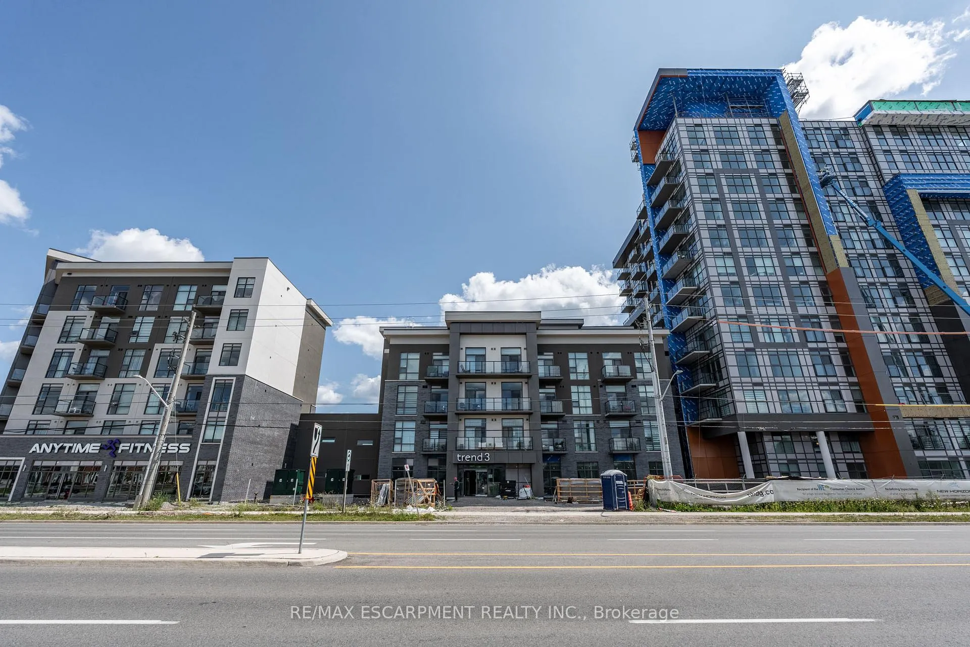 Front of Unit 225, 470 Dundas Street E