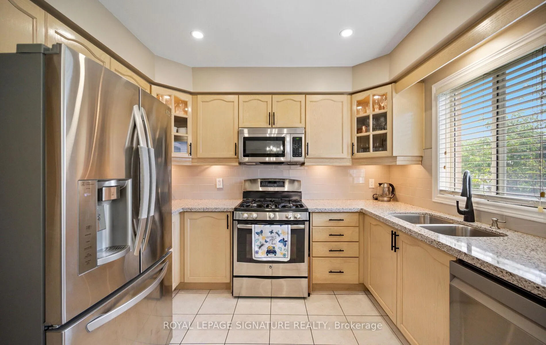Photo 5 of 23 Mount McKinley Lane, Brampton, Sandringham-Wellington — HOMEH