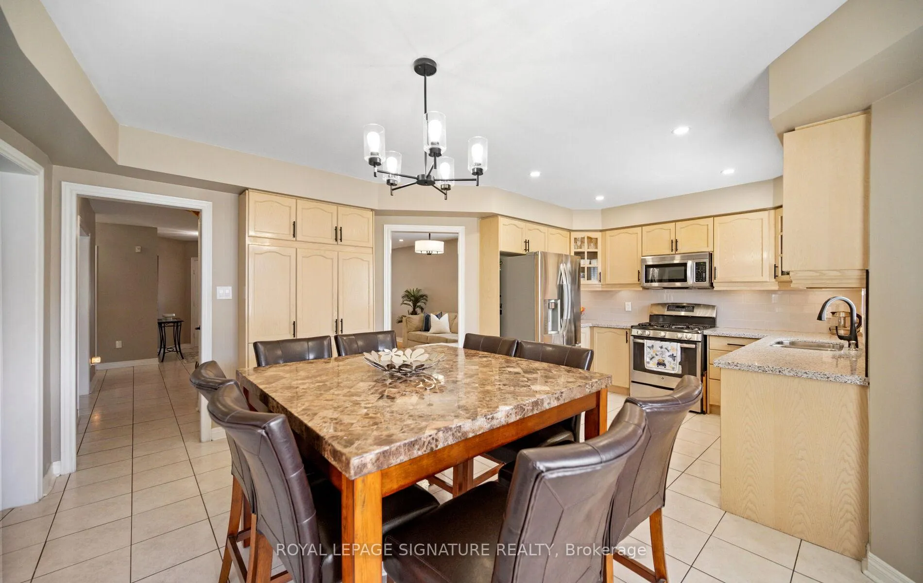 Photo 8 of 23 Mount McKinley Lane, Brampton, Sandringham-Wellington — HOMEH