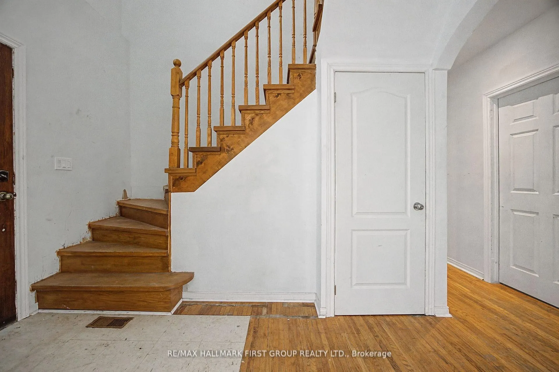 Photo 19 of 239 Davidson Street, Pickering, Rural Pickering — HOMEH