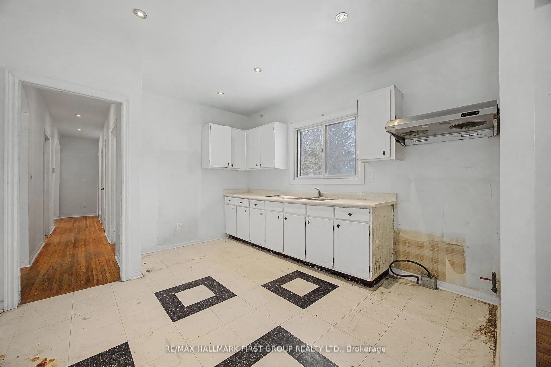 Photo 26 of 239 Davidson Street, Pickering, Rural Pickering — HOMEH