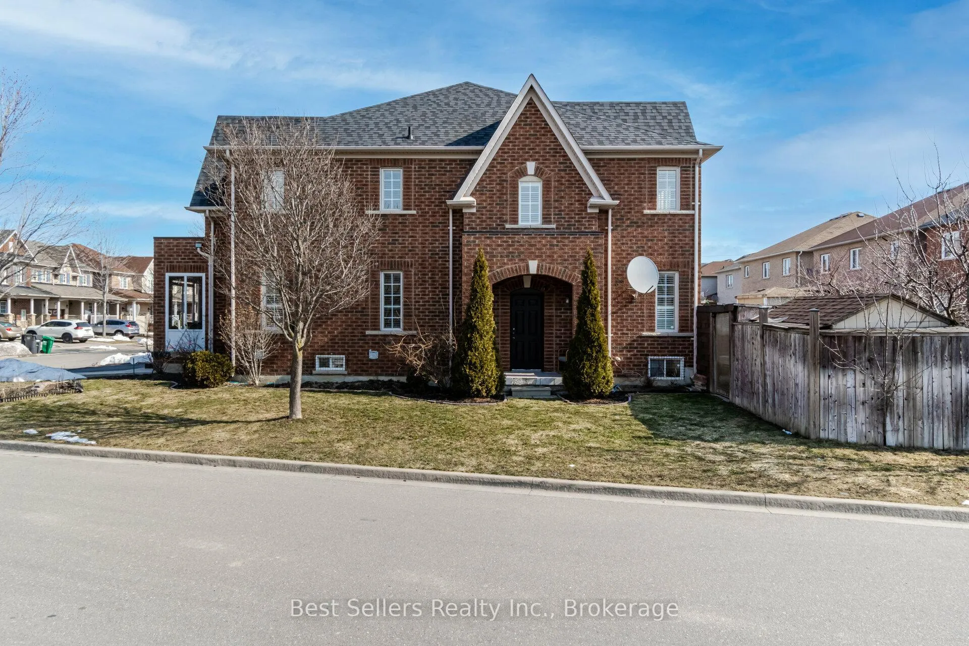 Photo 4 of 4 Beresford Crescent, Brampton, Bram East — HOMEH