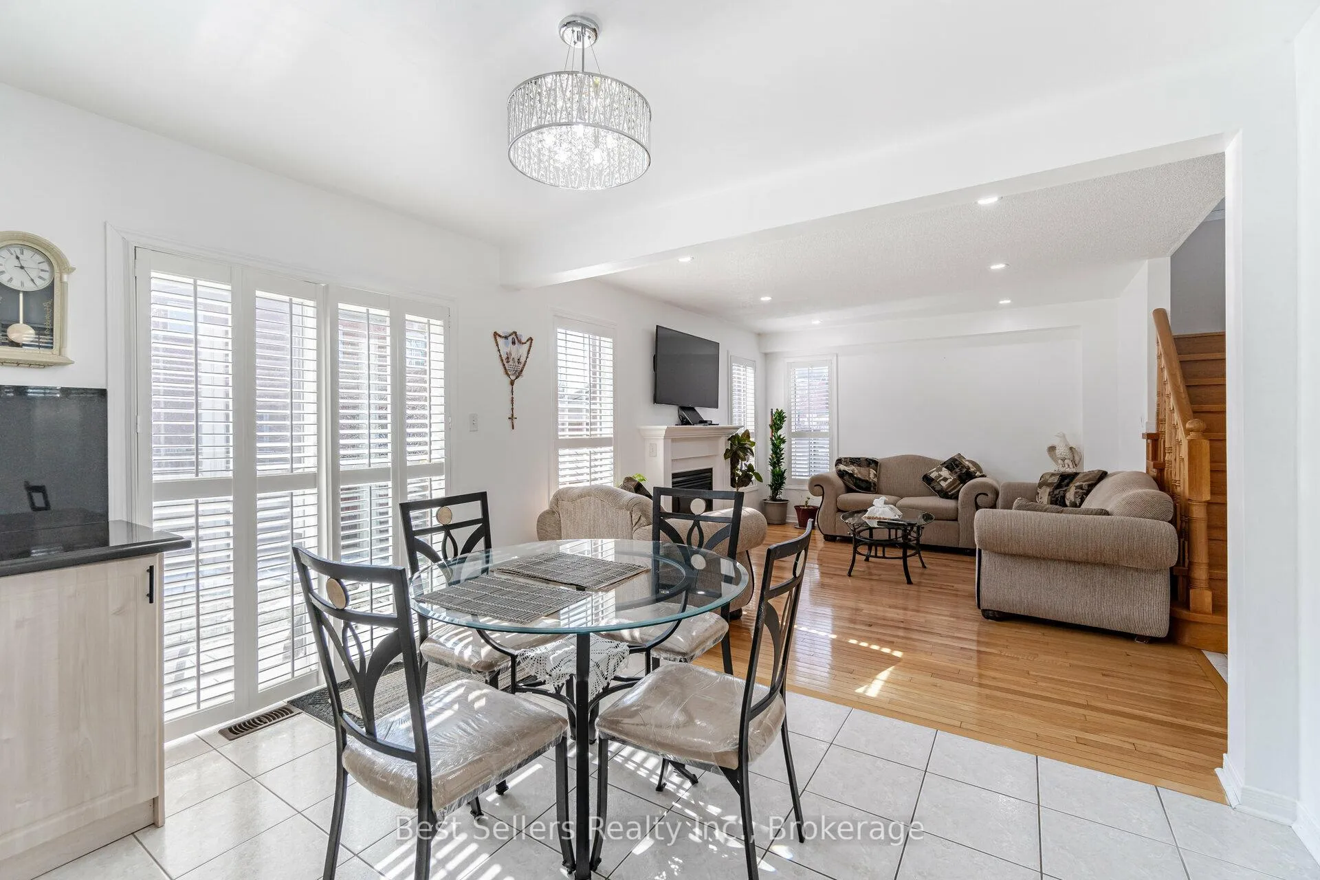 Photo 10 of 4 Beresford Crescent, Brampton, Bram East — HOMEH