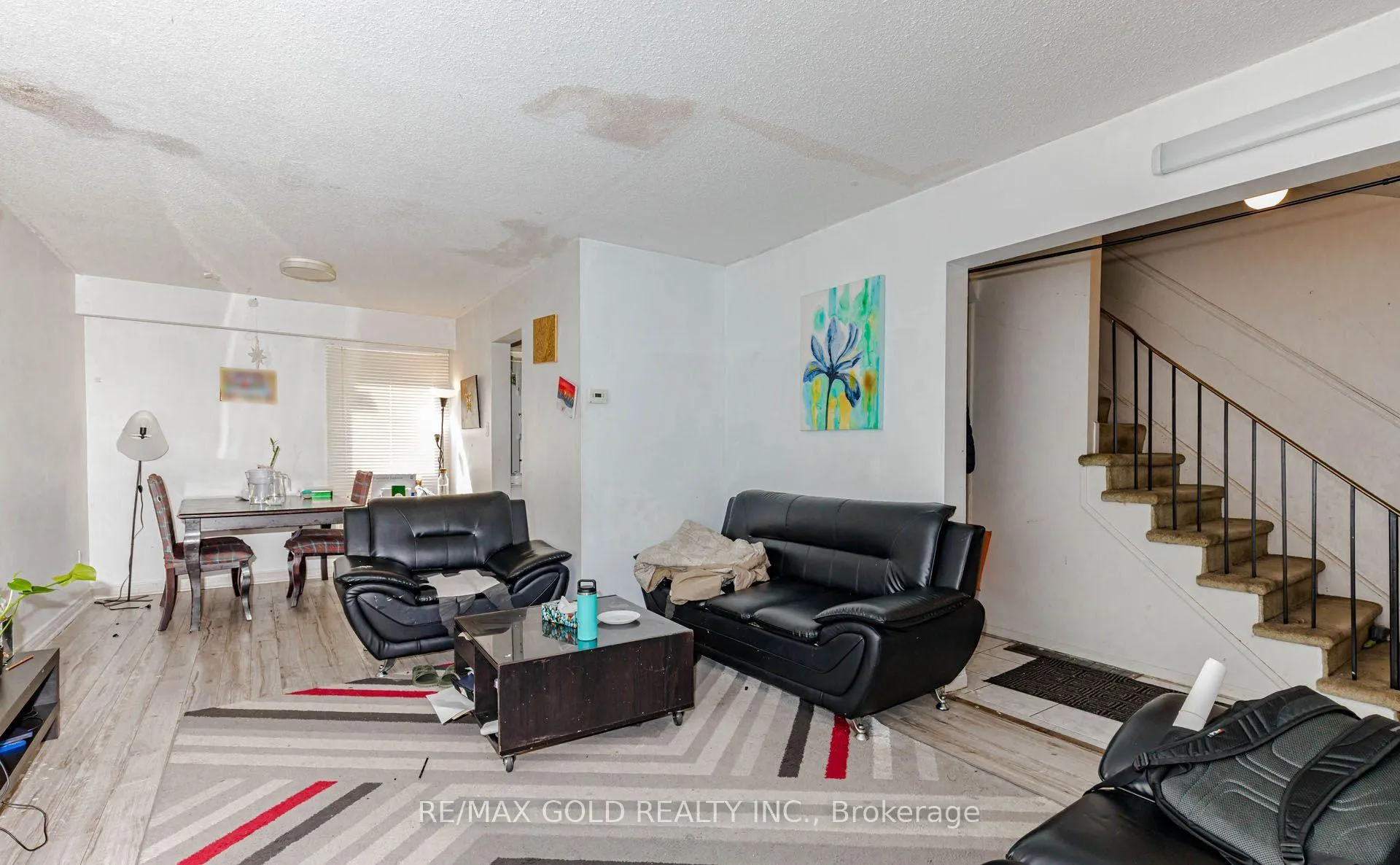 Photo 10 of 15 Courtleigh Square, Brampton, Heart Lake East — HOMEH