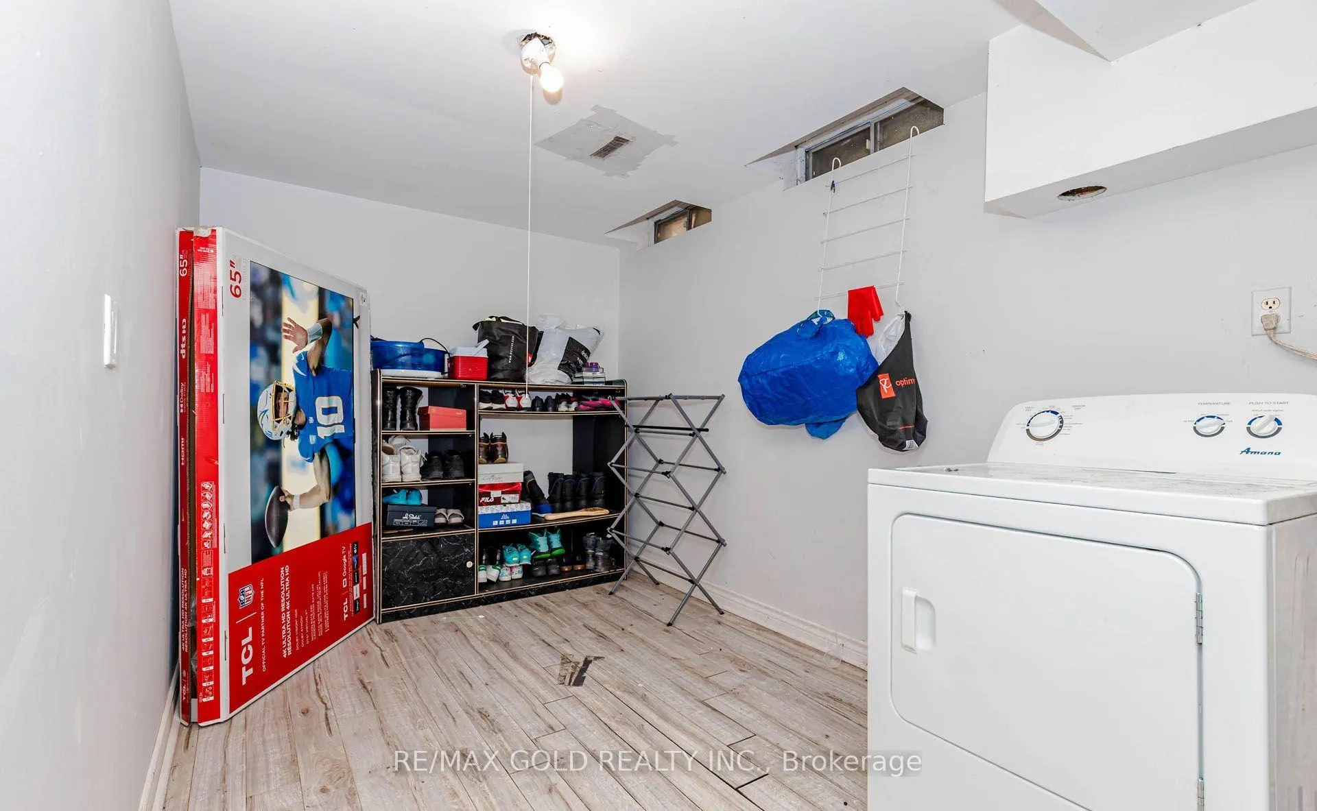 Photo 23 of 15 Courtleigh Square, Brampton, Heart Lake East — HOMEH
