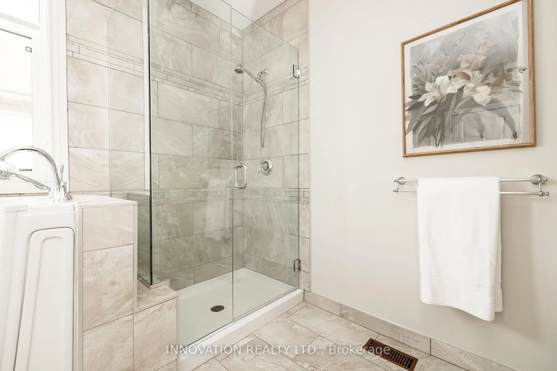 Photo 23 of 63 Rochelle Drive, Ottawa, Richmond — HOMEH