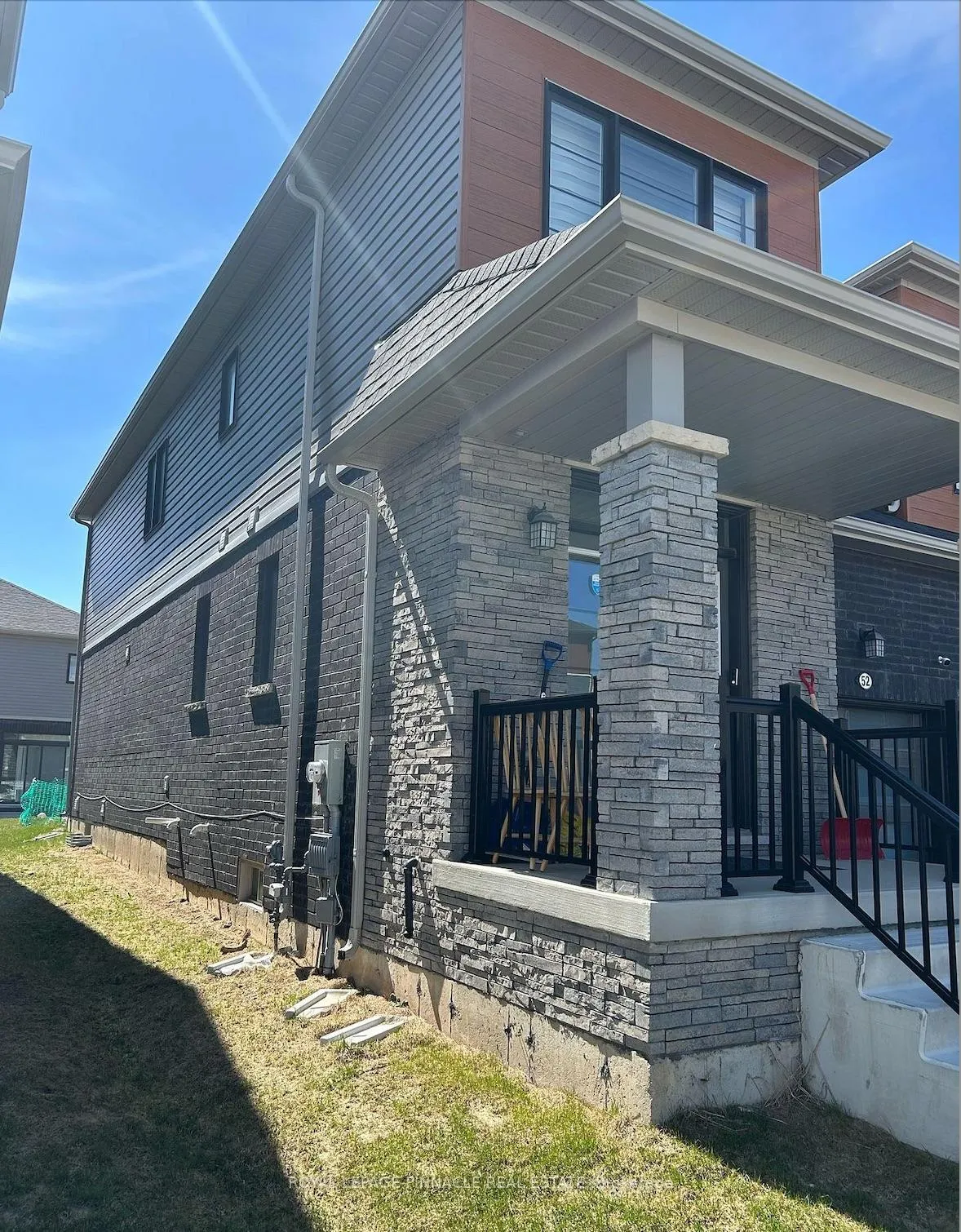 Photo 3 of 52 Sunflower Crescent, Thorold, Hurricane/Merrittville — HOMEH