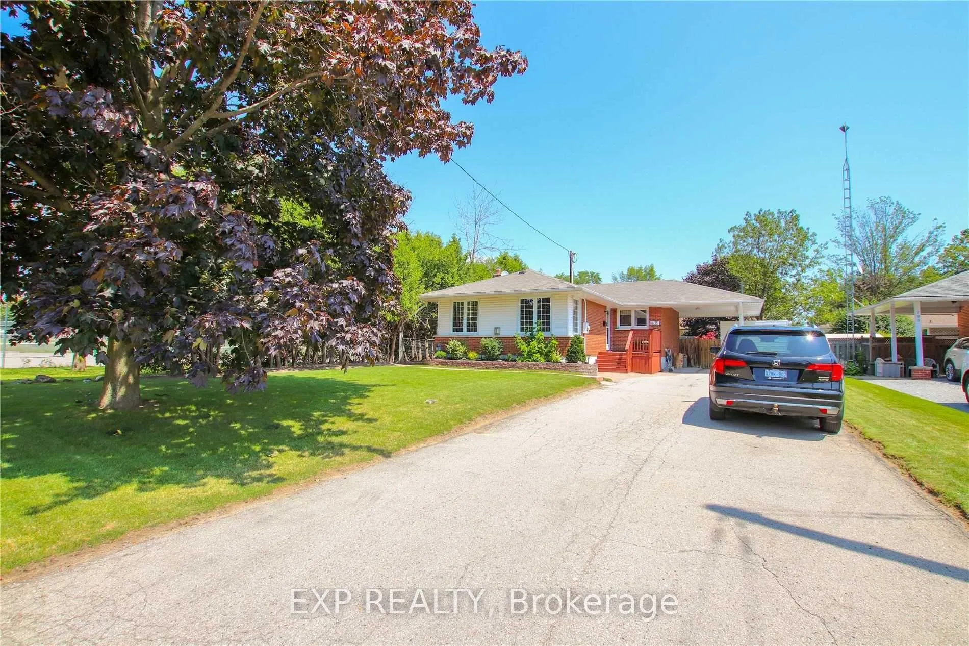 Photo 2 of 805 Glengrove Street, Oshawa, Northglen — HOMEH