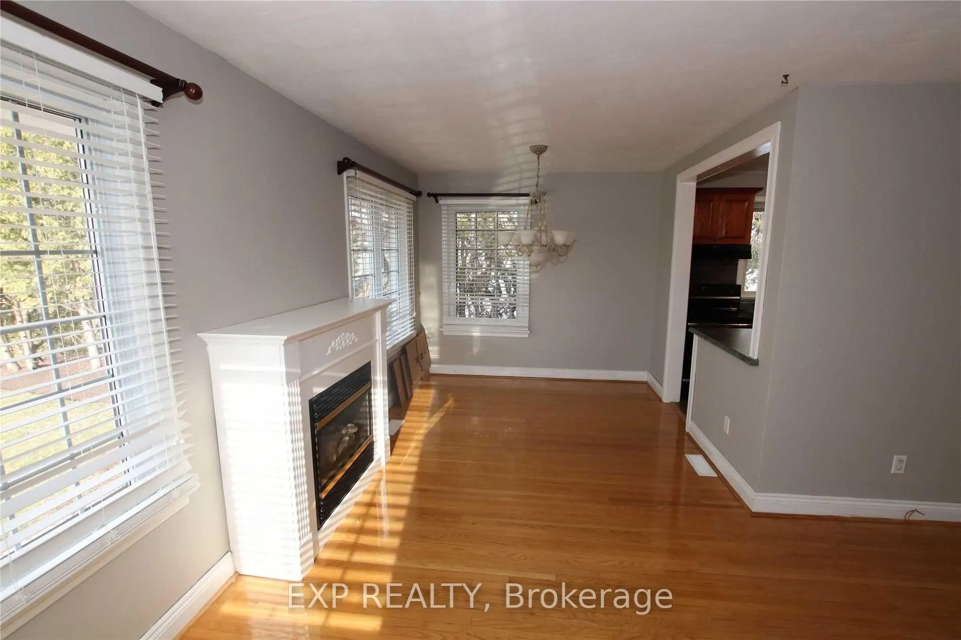 Photo 5 of 805 Glengrove Street, Oshawa, Northglen — HOMEH