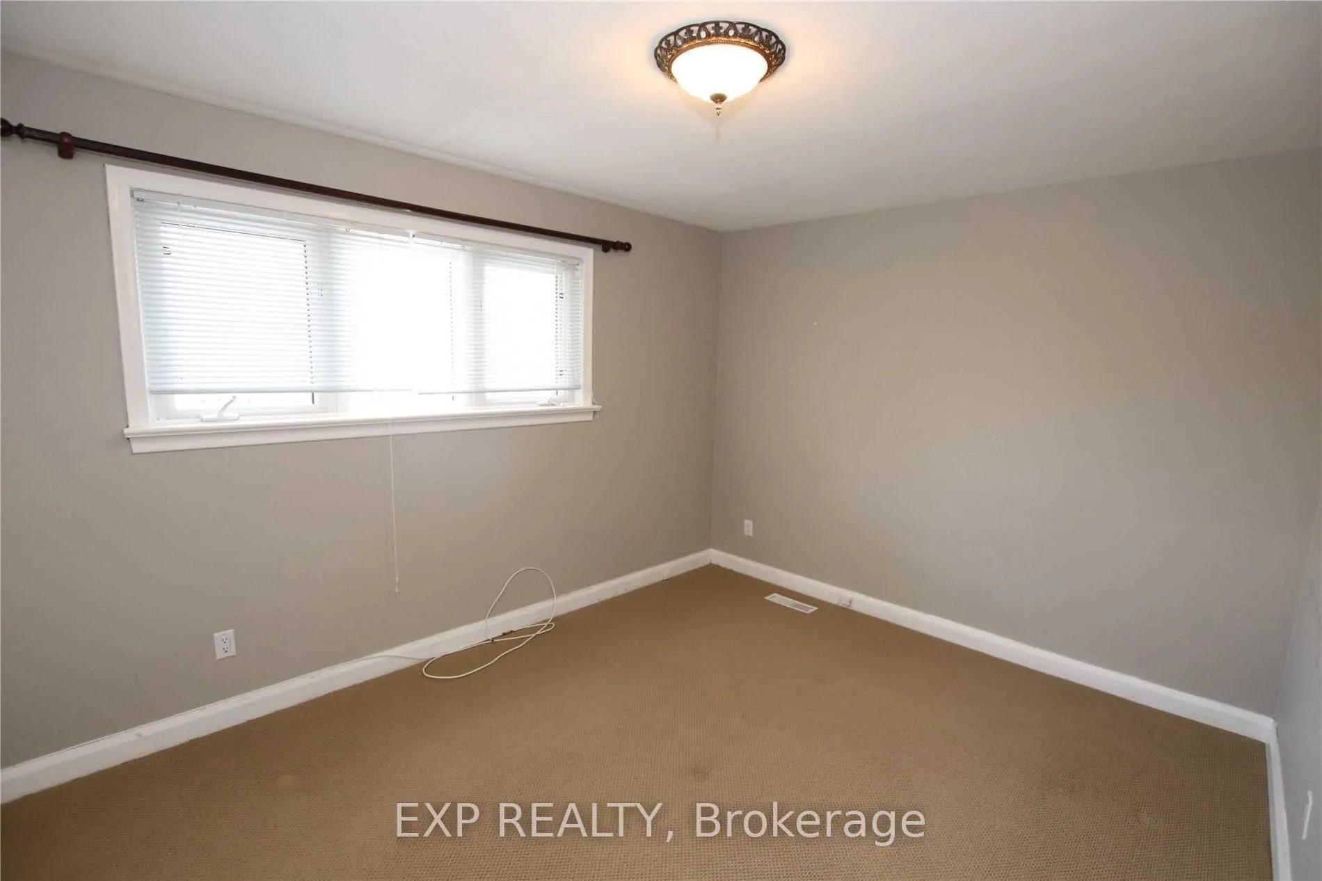 Photo 13 of 805 Glengrove Street, Oshawa, Northglen — HOMEH