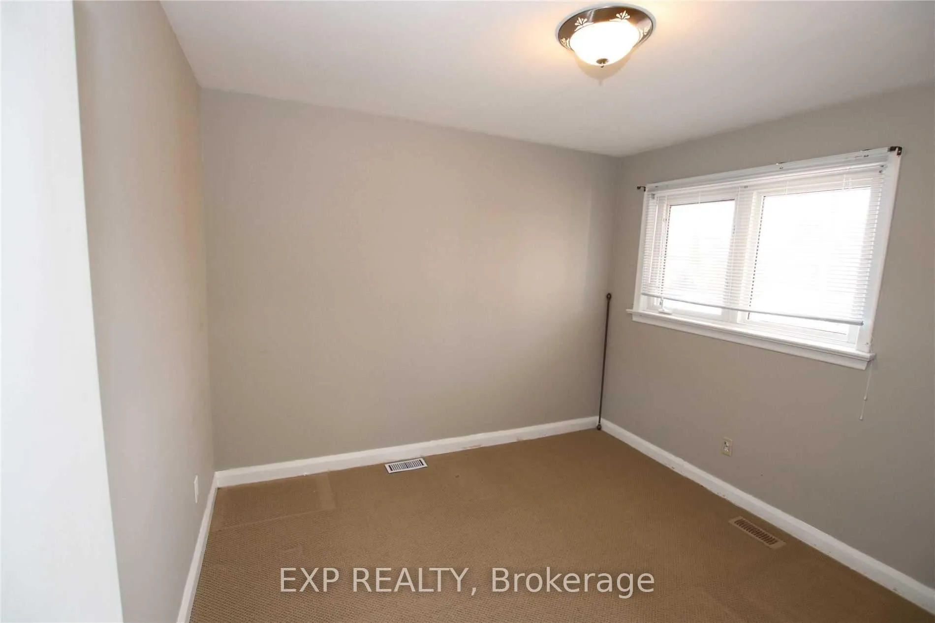 Photo 14 of 805 Glengrove Street, Oshawa, Northglen — HOMEH