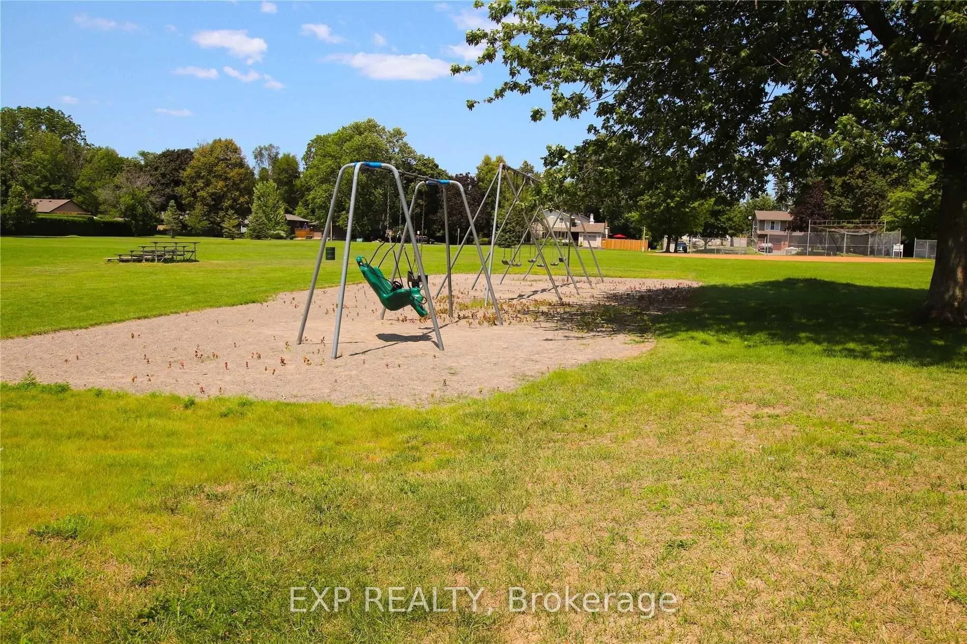Photo 22 of 805 Glengrove Street, Oshawa, Northglen — HOMEH