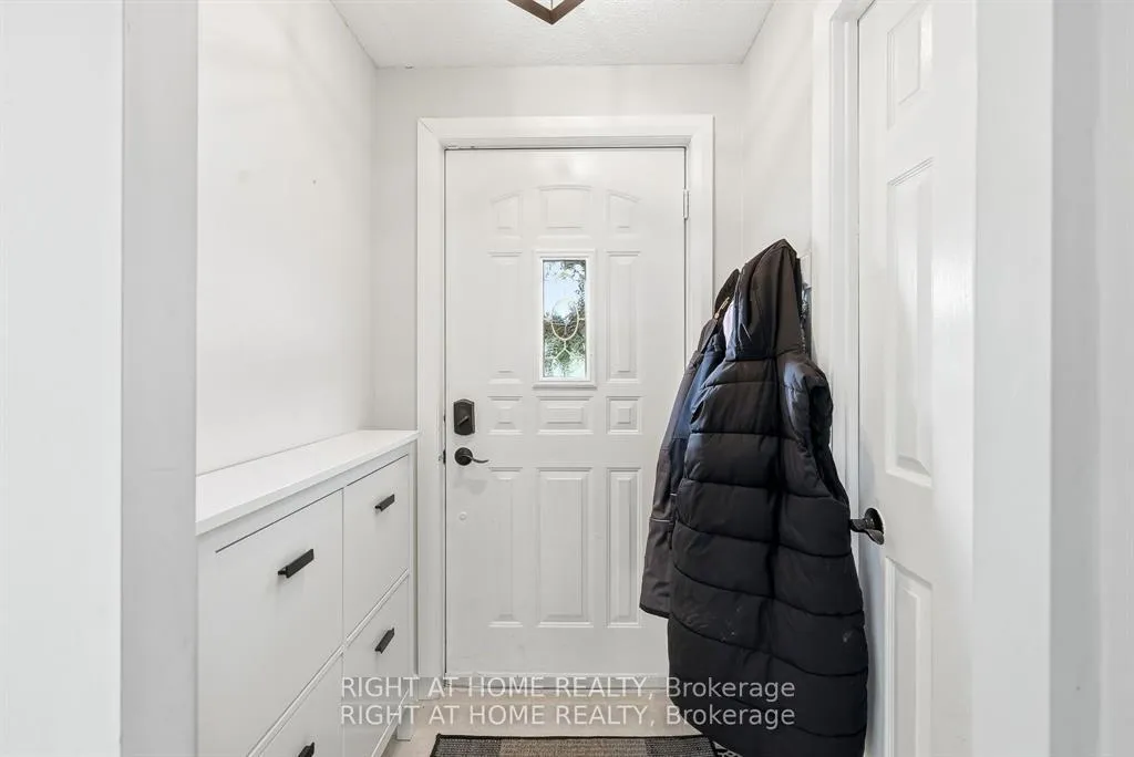Photo 3 of 1633 Lafrance Drive, Ottawa, Queenswood Heights South — HOMEH