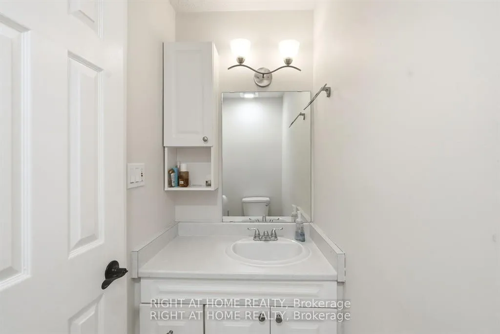 Photo 10 of 1633 Lafrance Drive, Ottawa, Queenswood Heights South — HOMEH