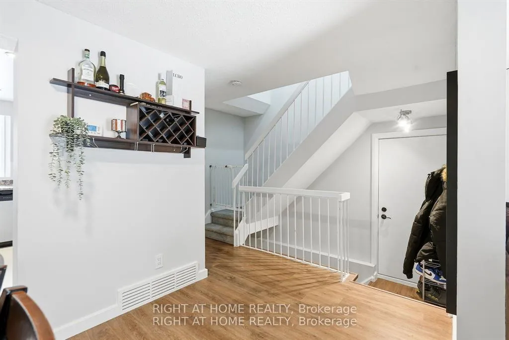 Photo 12 of 1633 Lafrance Drive, Ottawa, Queenswood Heights South — HOMEH