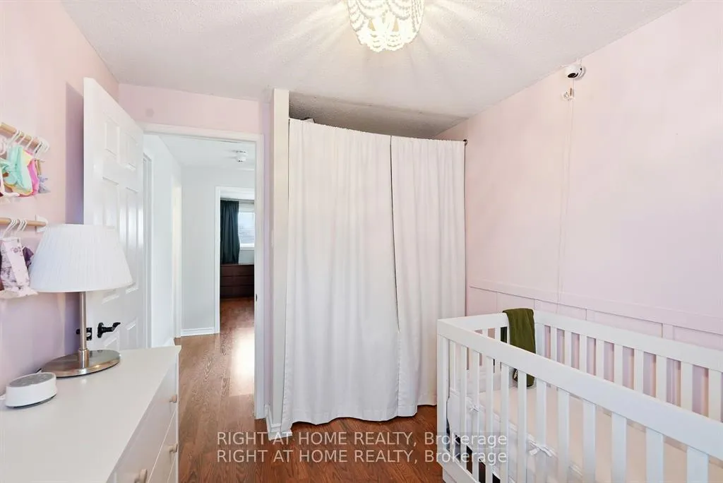 Photo 17 of 1633 Lafrance Drive, Ottawa, Queenswood Heights South — HOMEH