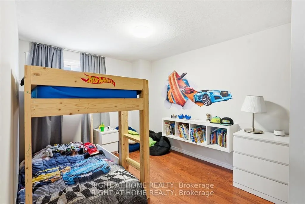 Photo 18 of 1633 Lafrance Drive, Ottawa, Queenswood Heights South — HOMEH