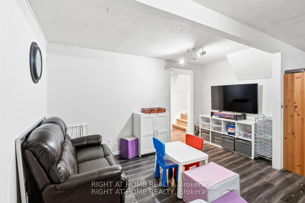 Photo 20 of 1633 Lafrance Drive, Ottawa, Queenswood Heights South — HOMEH