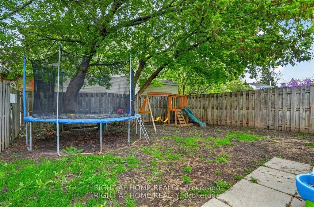 Photo 22 of 1633 Lafrance Drive, Ottawa, Queenswood Heights South — HOMEH
