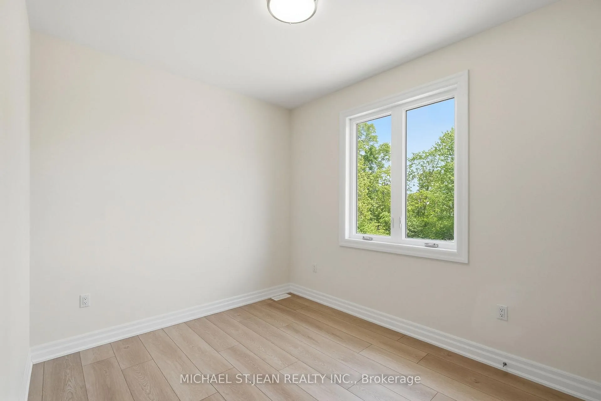 Photo 26 of 116 Forks Road E, Welland, Dain City — HOMEH