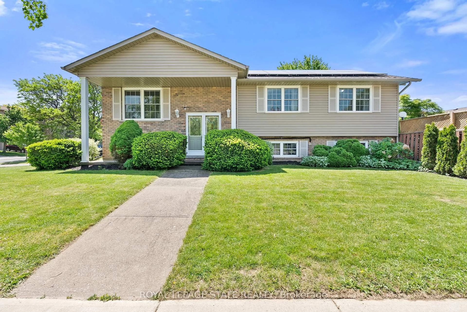 Photo 1 of 83 Amberwood Street, Hamilton, Stoney Creek Mountain — HOMEH