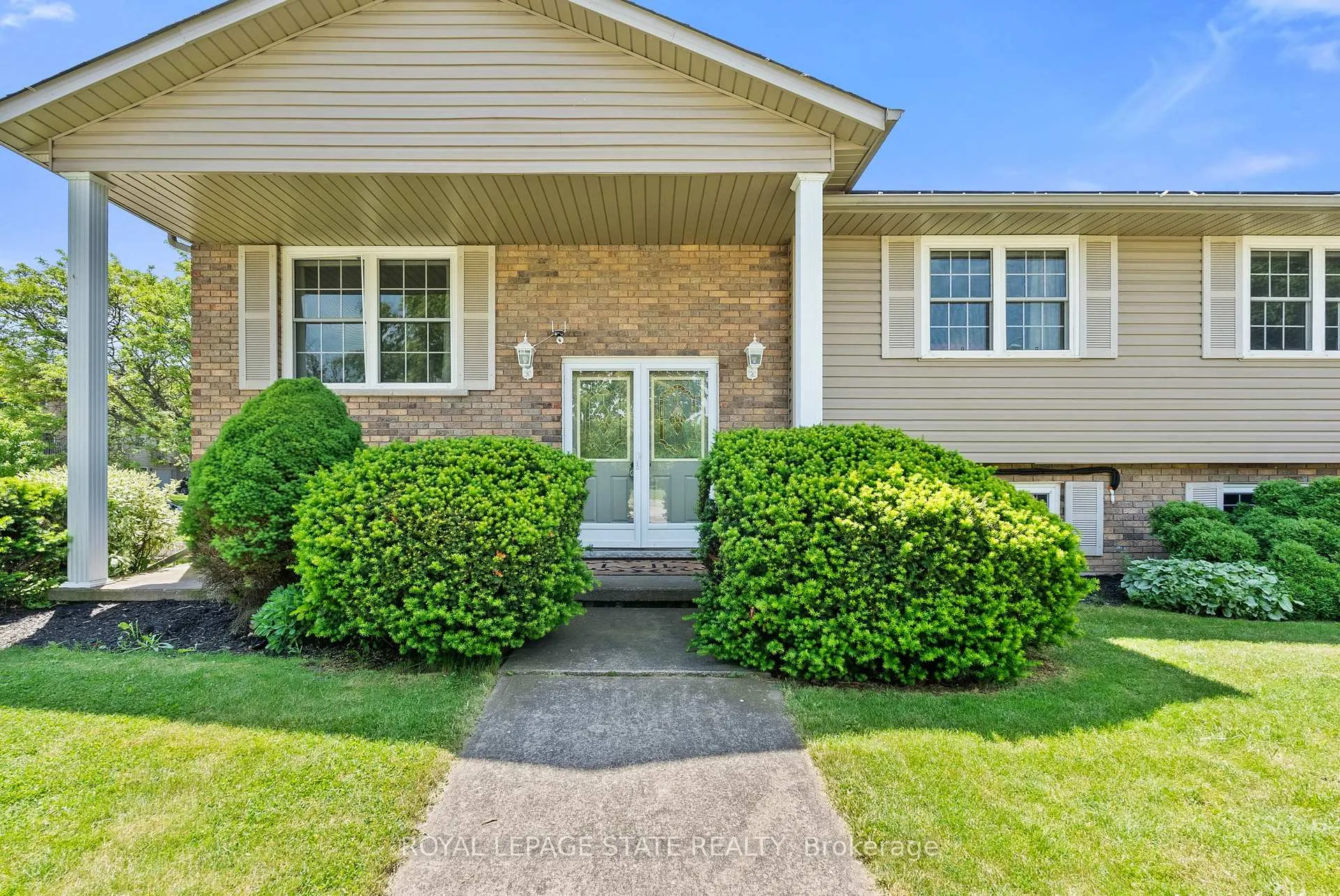 Photo 4 of 83 Amberwood Street, Hamilton, Stoney Creek Mountain — HOMEH