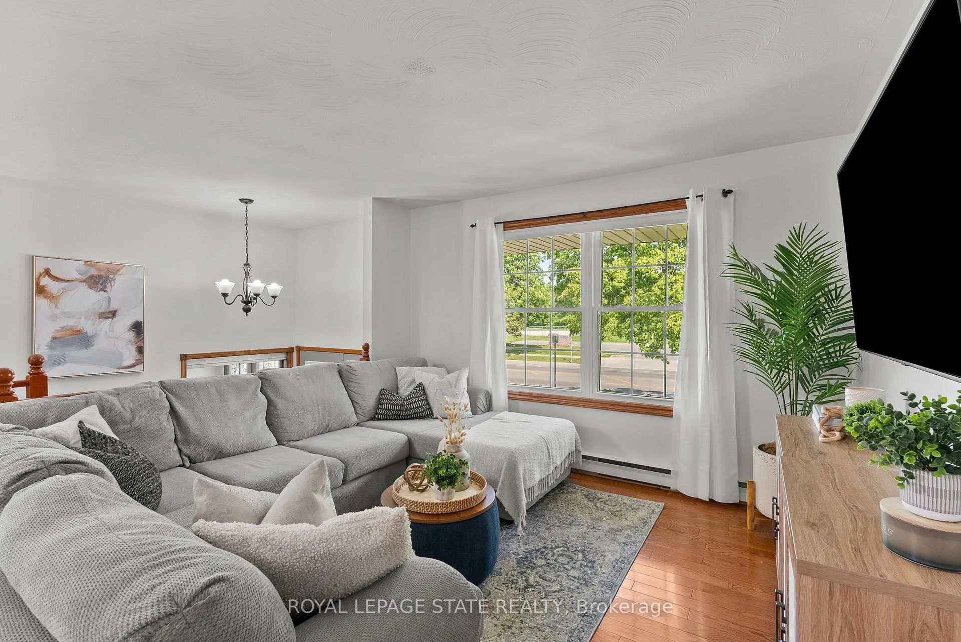 Photo 6 of 83 Amberwood Street, Hamilton, Stoney Creek Mountain — HOMEH
