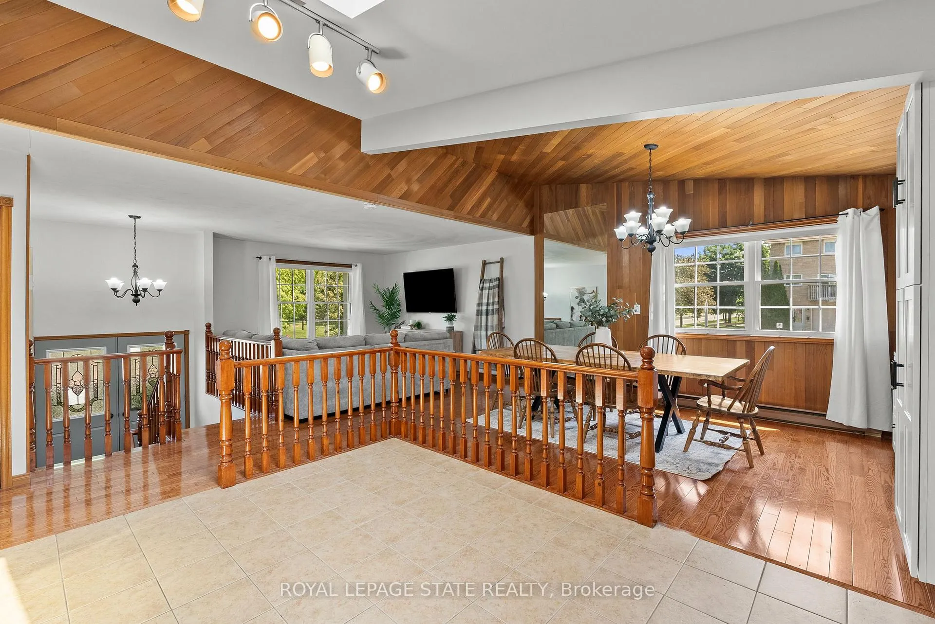 Photo 14 of 83 Amberwood Street, Hamilton, Stoney Creek Mountain — HOMEH