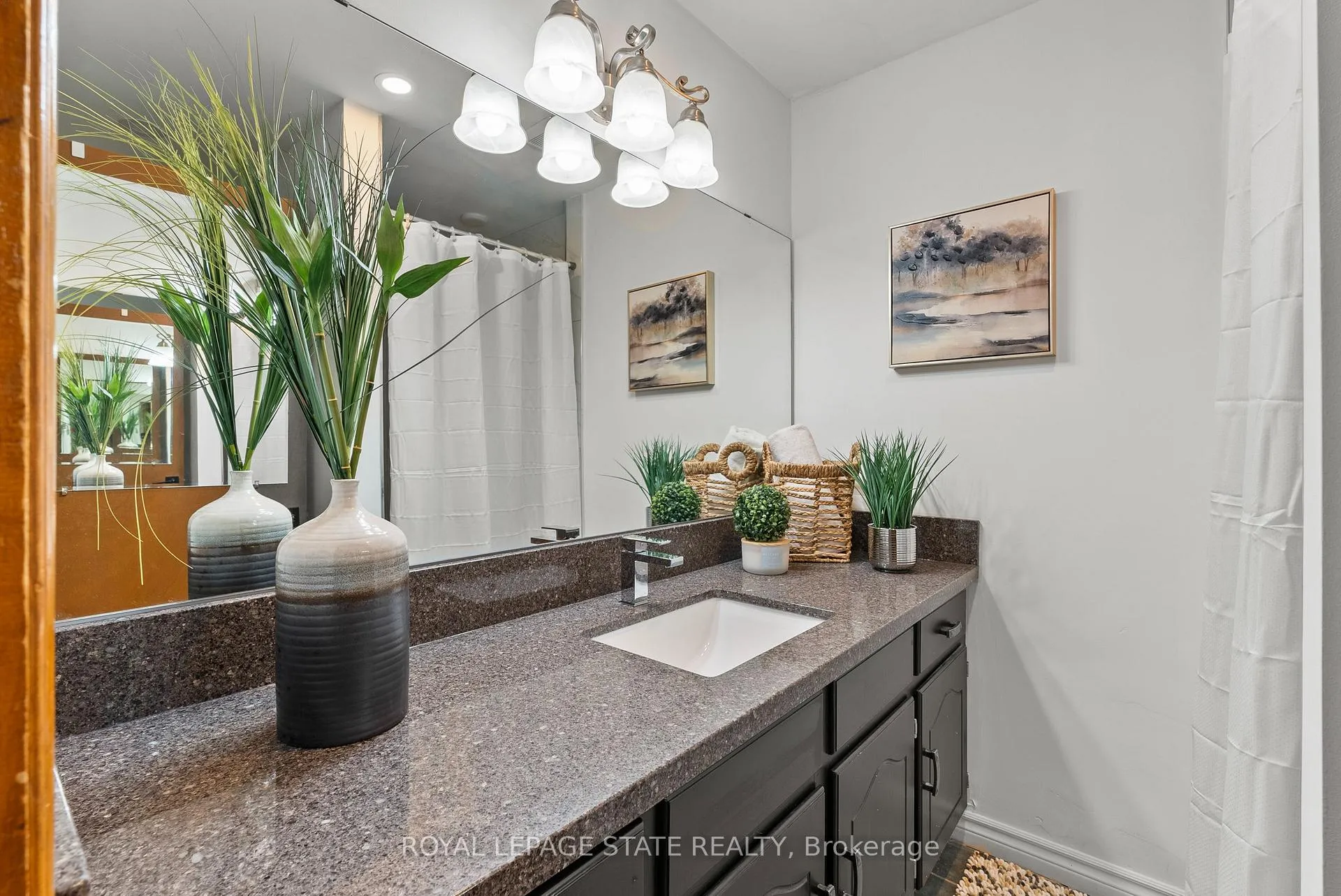Photo 22 of 83 Amberwood Street, Hamilton, Stoney Creek Mountain — HOMEH