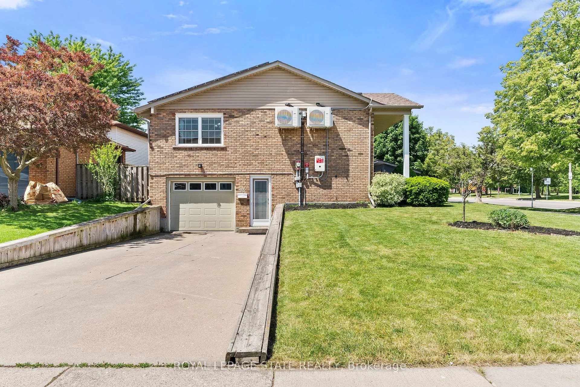 Photo 43 of 83 Amberwood Street, Hamilton, Stoney Creek Mountain — HOMEH