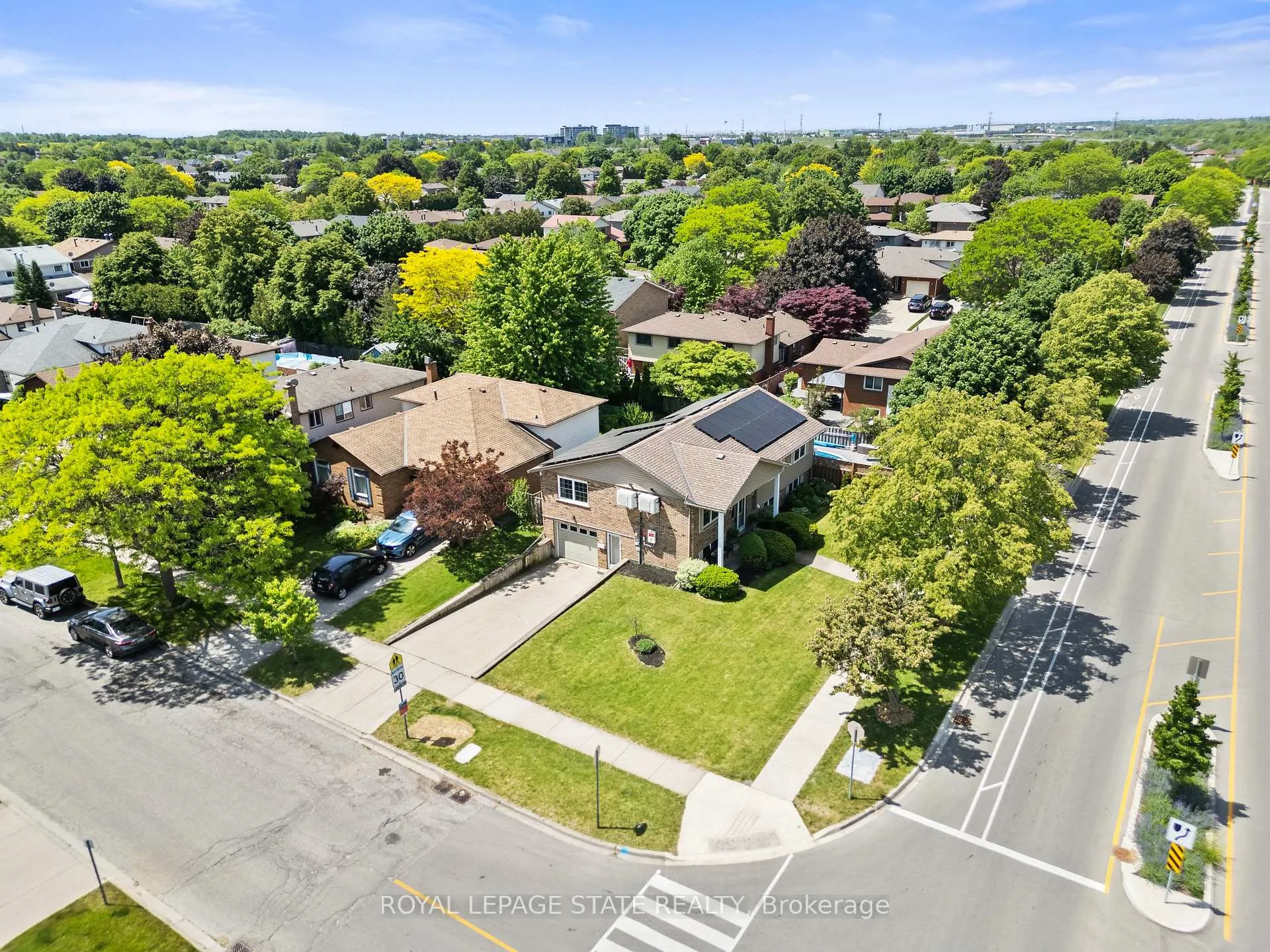 Photo 44 of 83 Amberwood Street, Hamilton, Stoney Creek Mountain — HOMEH