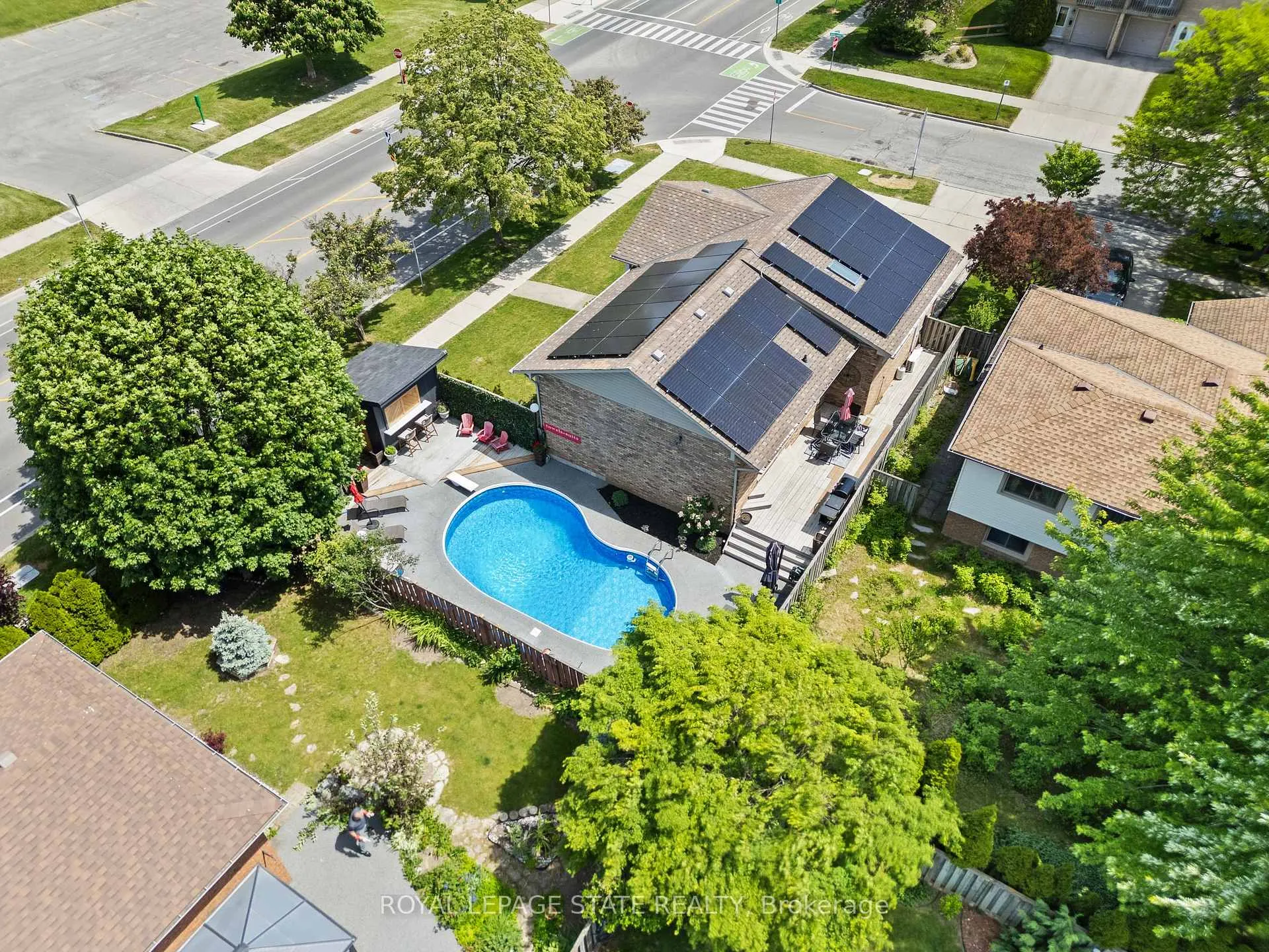 Photo 45 of 83 Amberwood Street, Hamilton, Stoney Creek Mountain — HOMEH