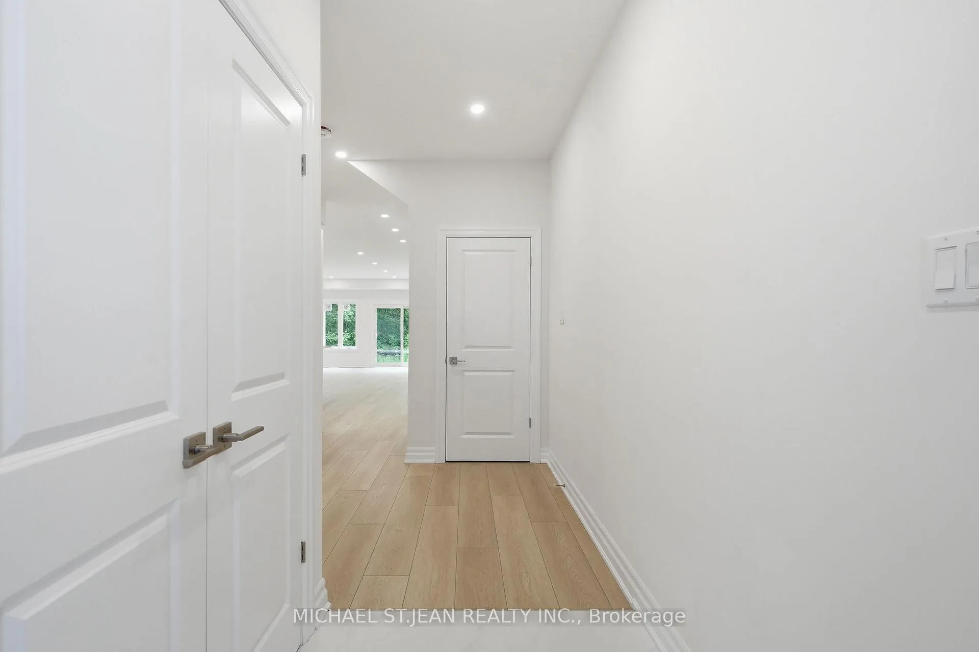 Photo 6 of 112 Forks Road E, Welland, Dain City — HOMEH