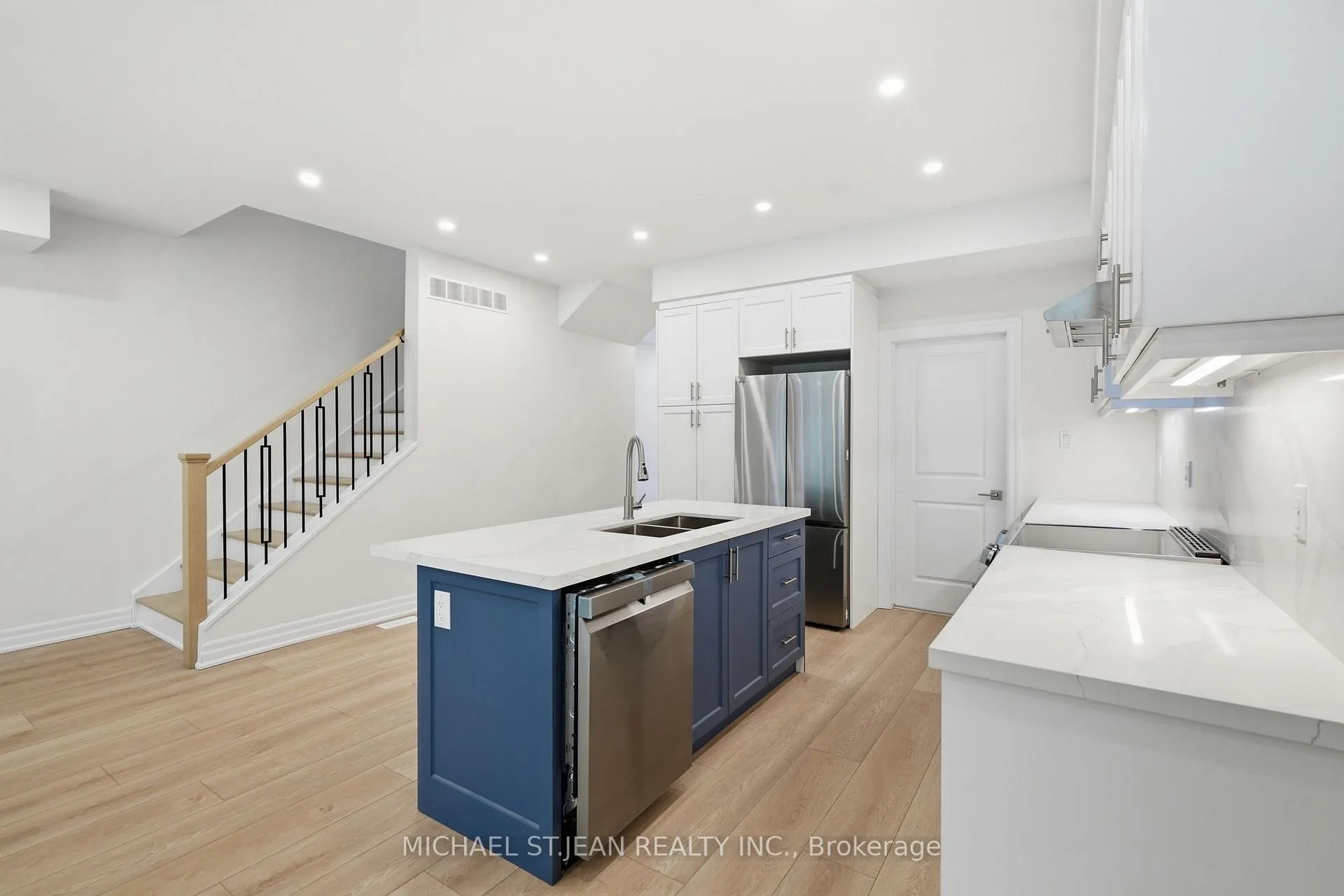 Photo 9 of 112 Forks Road E, Welland, Dain City — HOMEH
