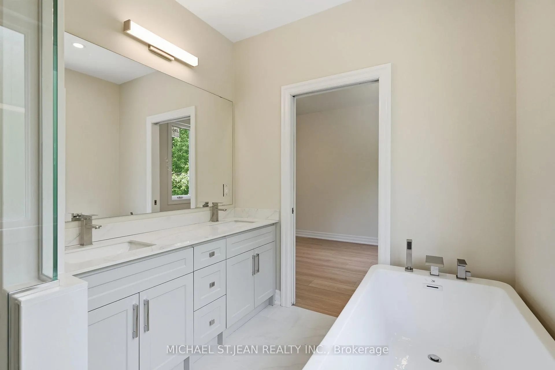 Photo 20 of 112 Forks Road E, Welland, Dain City — HOMEH