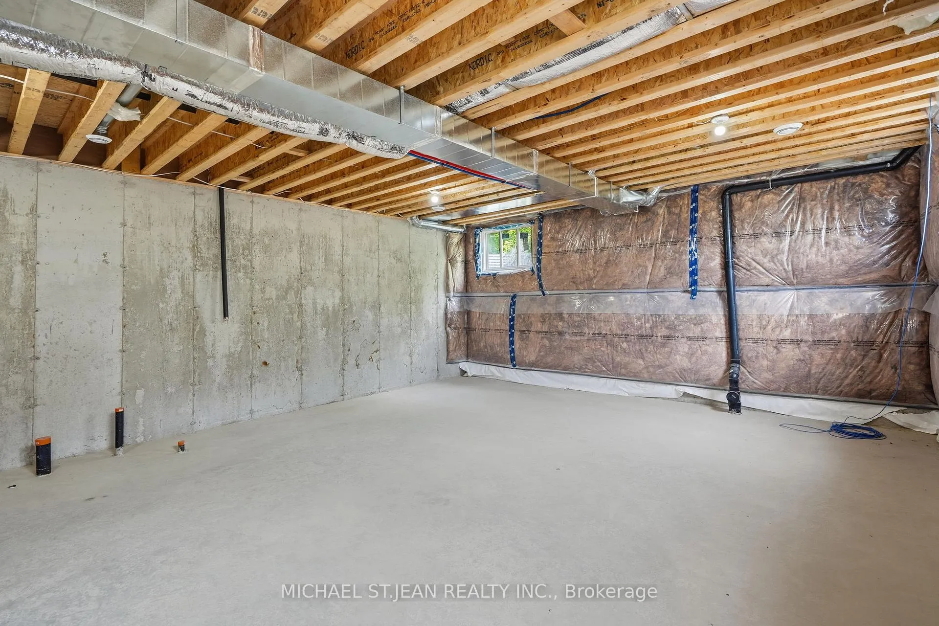 Photo 30 of 112 Forks Road E, Welland, Dain City — HOMEH