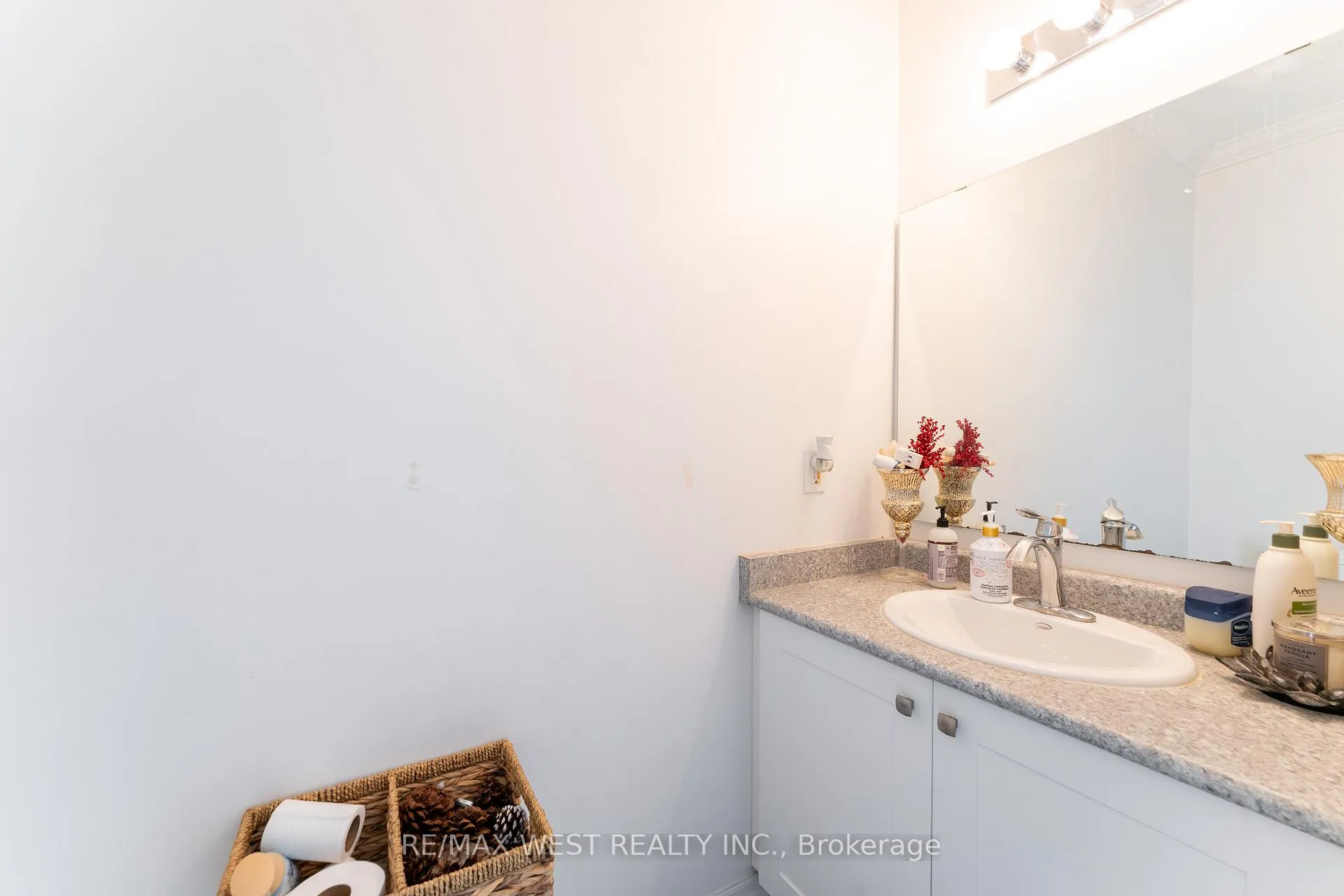 Photo 4 of 301 Freure Drive, Cambridge, Blair Road — HOMEH