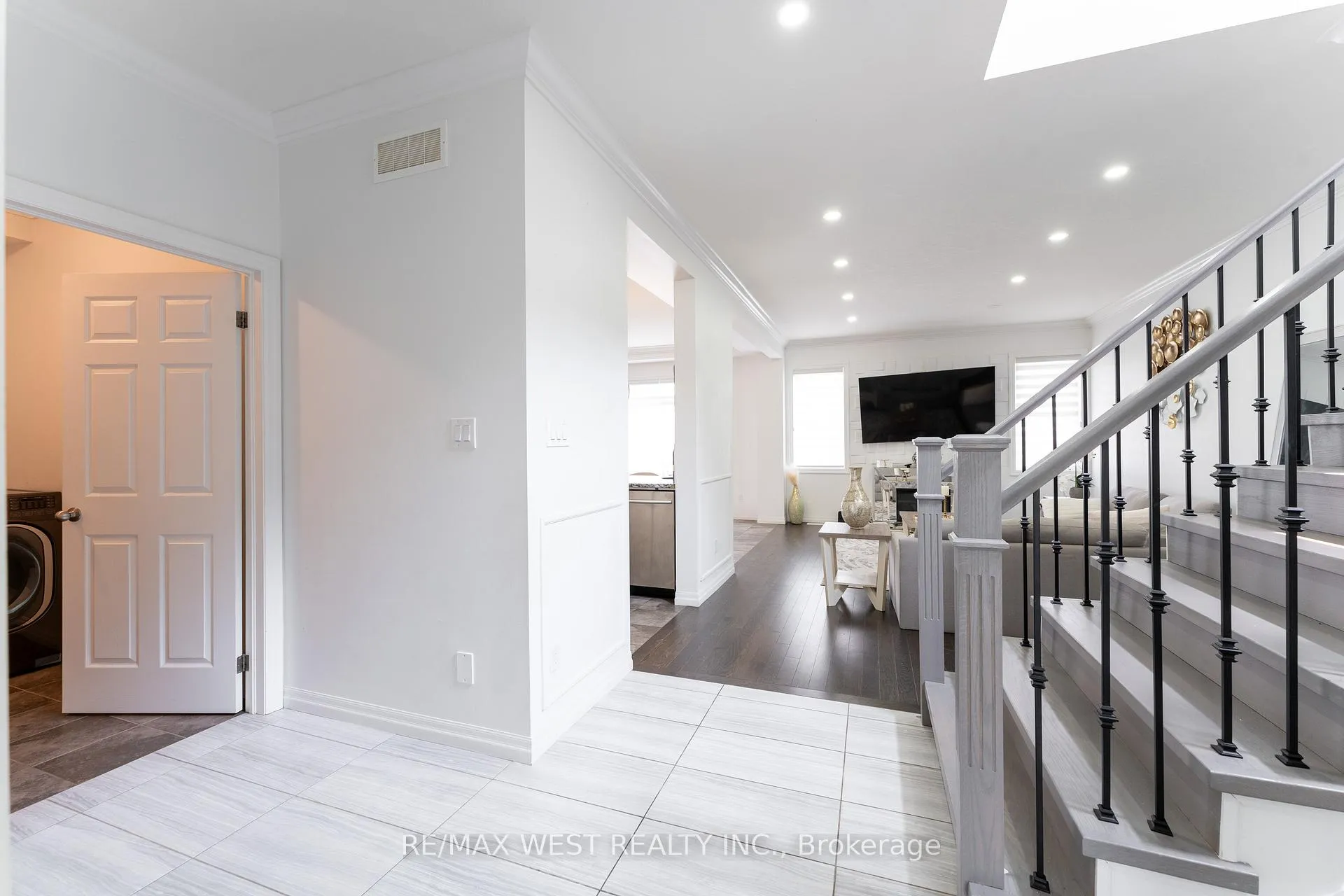 Photo 6 of 301 Freure Drive, Cambridge, Blair Road — HOMEH