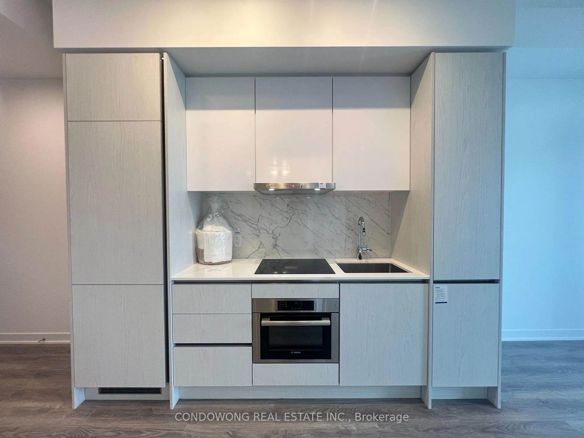 Photo 2 of Unit 2516, 180 Front Street E, Toronto, Moss Park — HOMEH