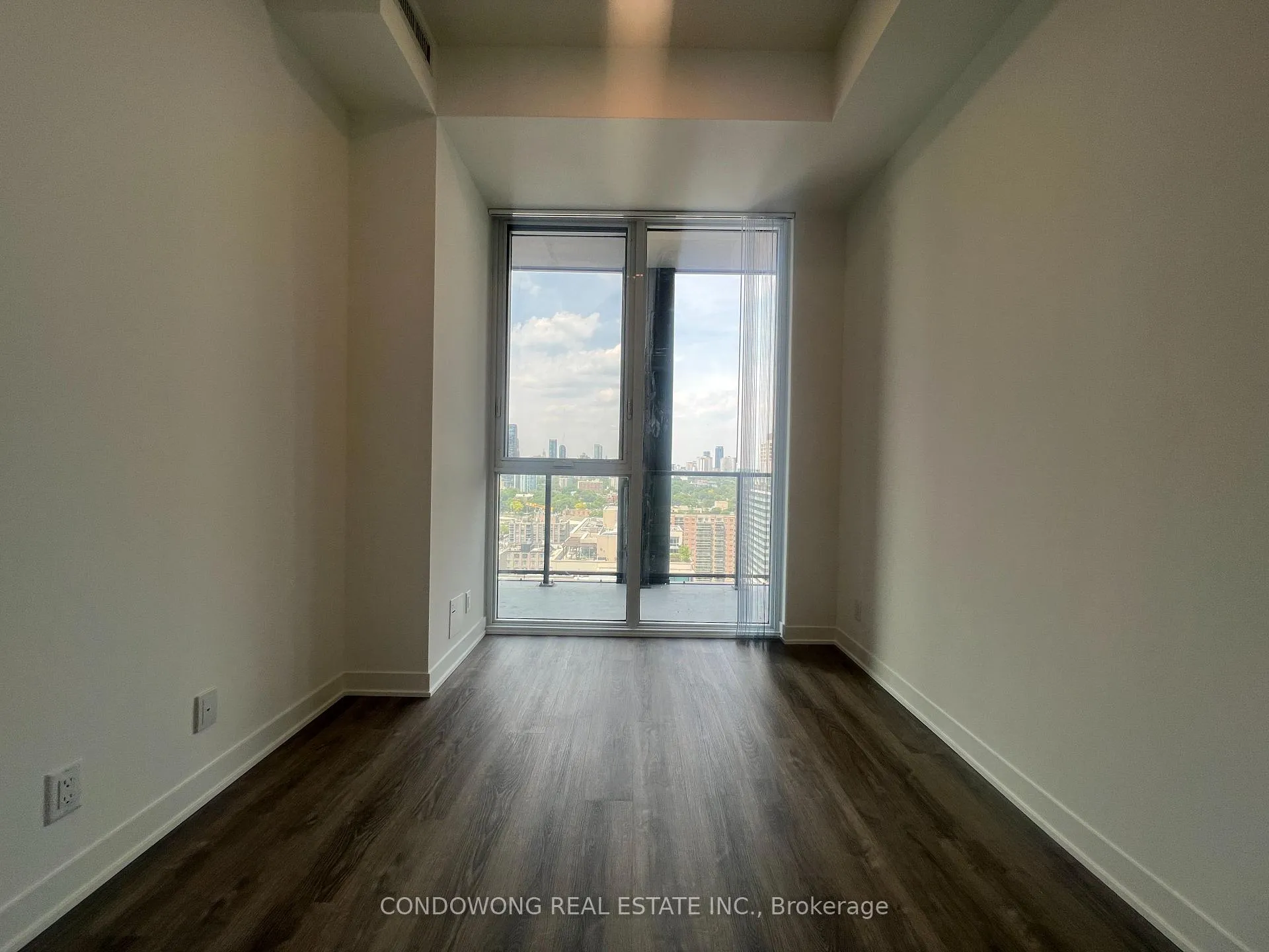Photo 4 of Unit 2516, 180 Front Street E, Toronto, Moss Park — HOMEH
