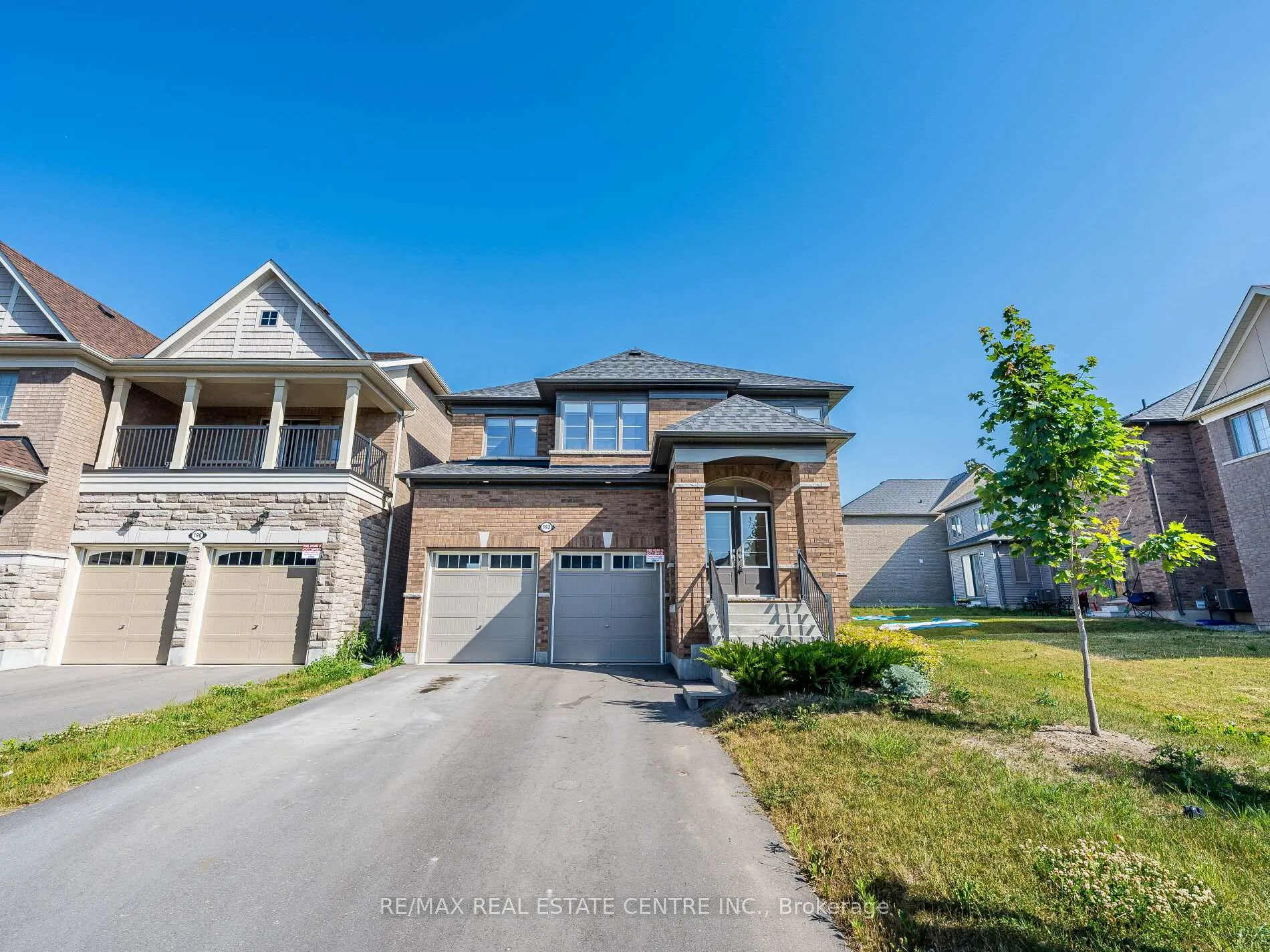Photo 3 of 192 Miyako Court, Oshawa, Windfields — HOMEH