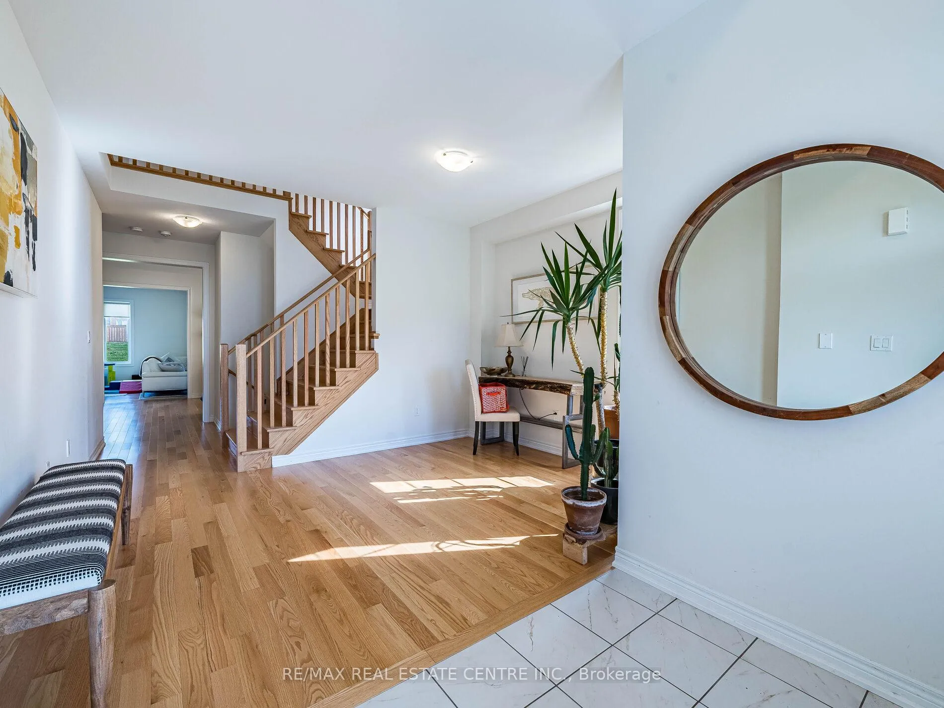Photo 8 of 192 Miyako Court, Oshawa, Windfields — HOMEH