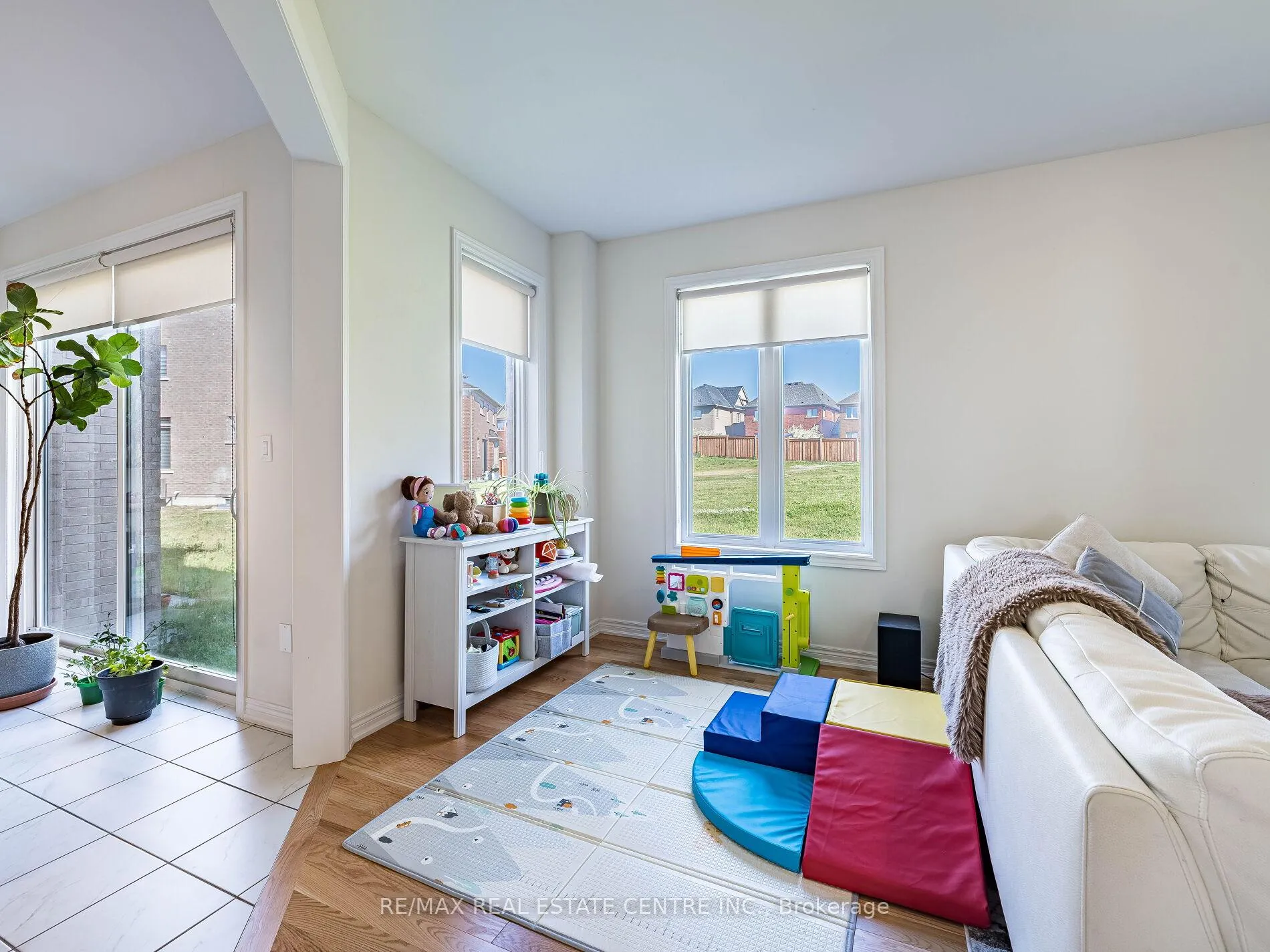 Photo 17 of 192 Miyako Court, Oshawa, Windfields — HOMEH