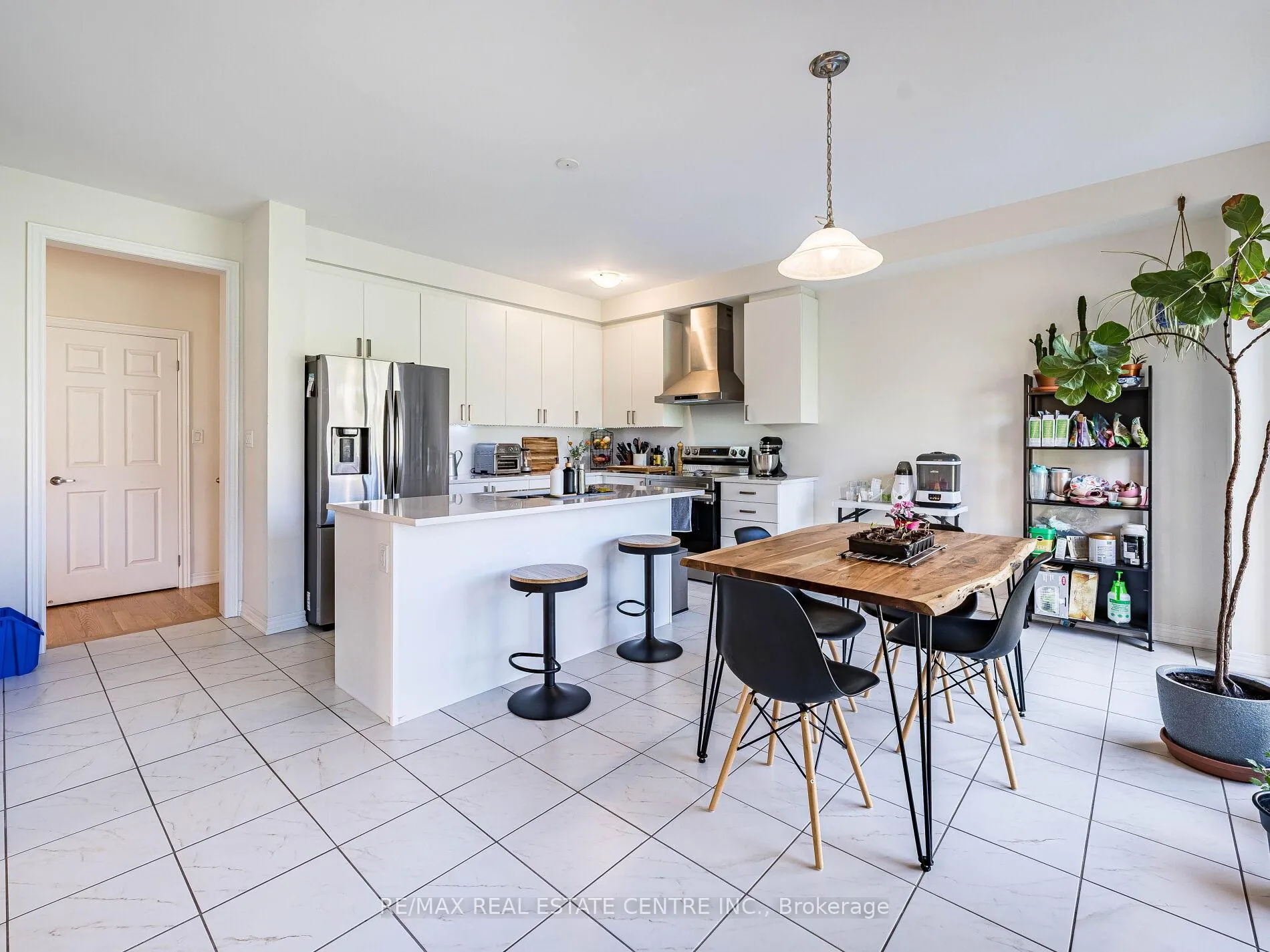 Photo 19 of 192 Miyako Court, Oshawa, Windfields — HOMEH
