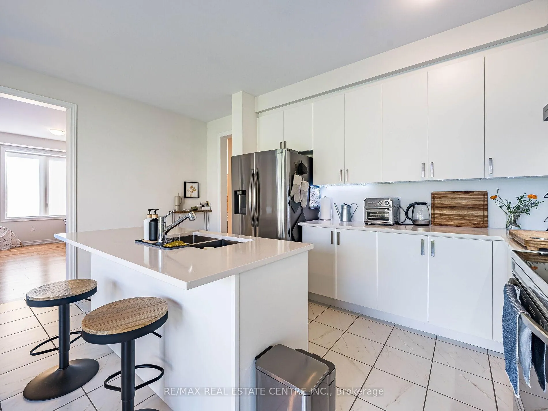 Photo 22 of 192 Miyako Court, Oshawa, Windfields — HOMEH
