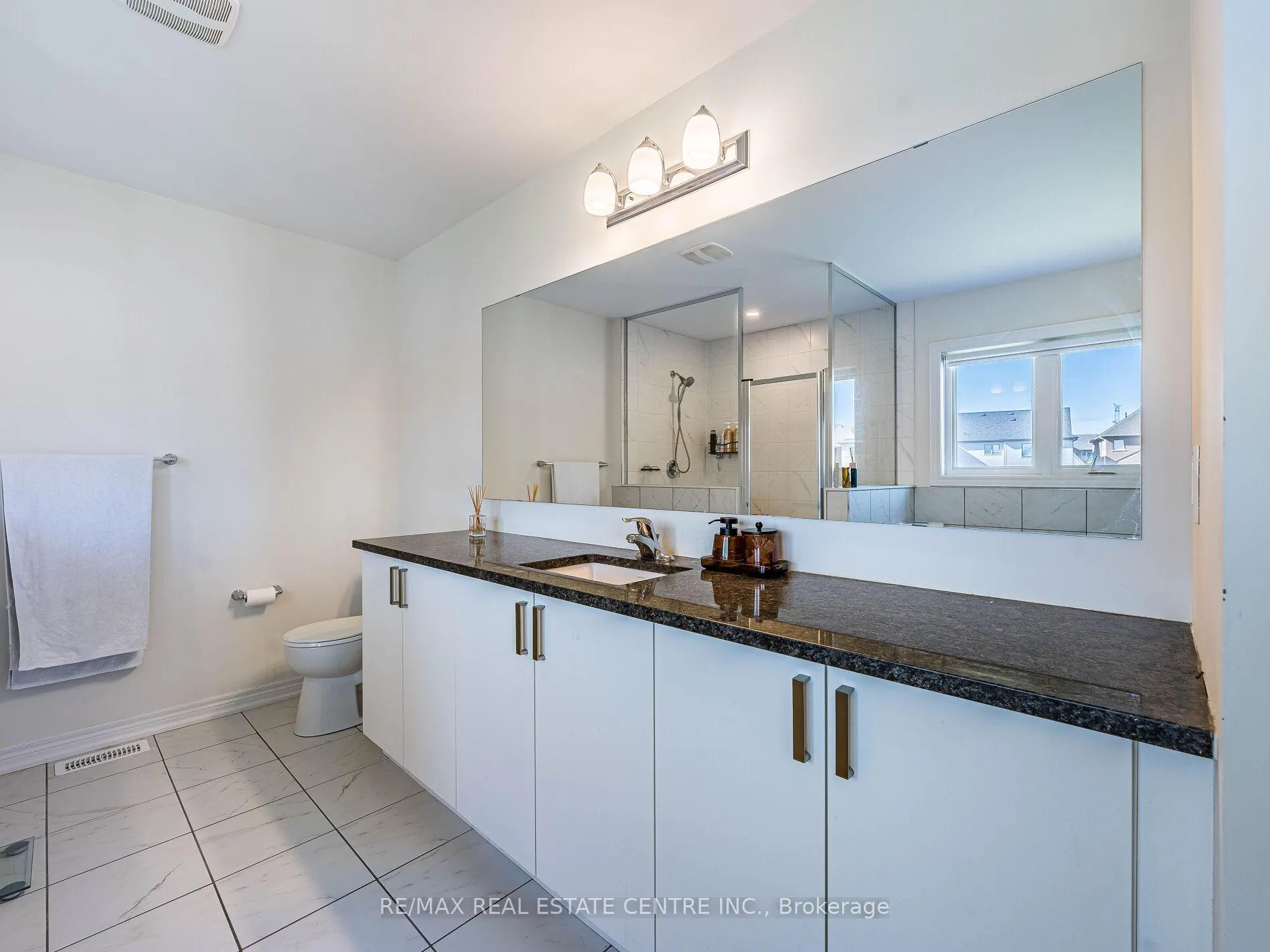 Photo 34 of 192 Miyako Court, Oshawa, Windfields — HOMEH